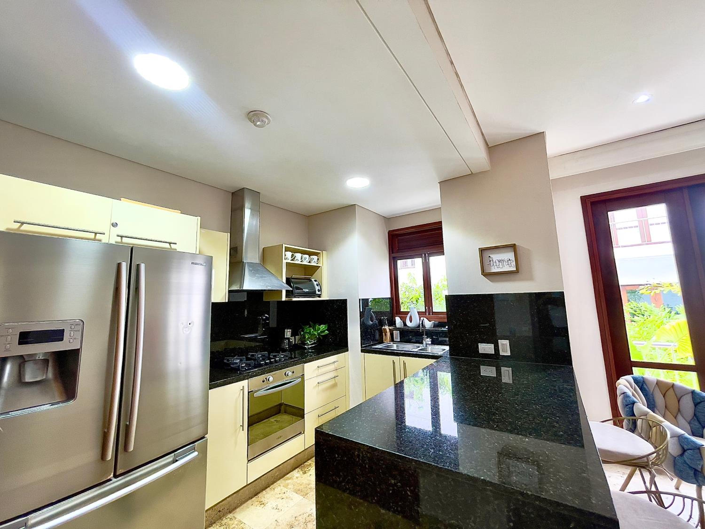 1BR Modern in Old City in Colonial Building