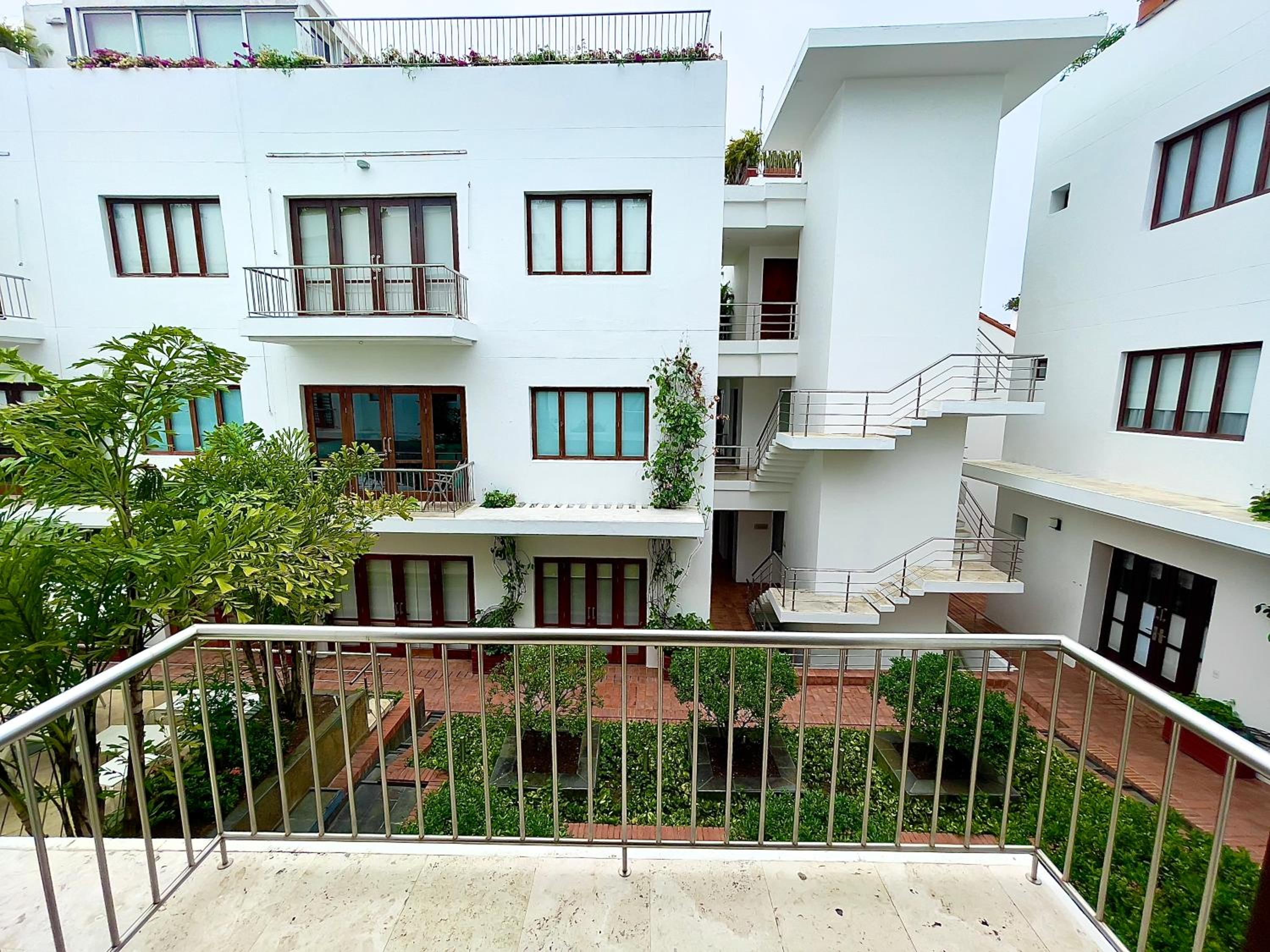 1BR Modern in Old City in Colonial Building