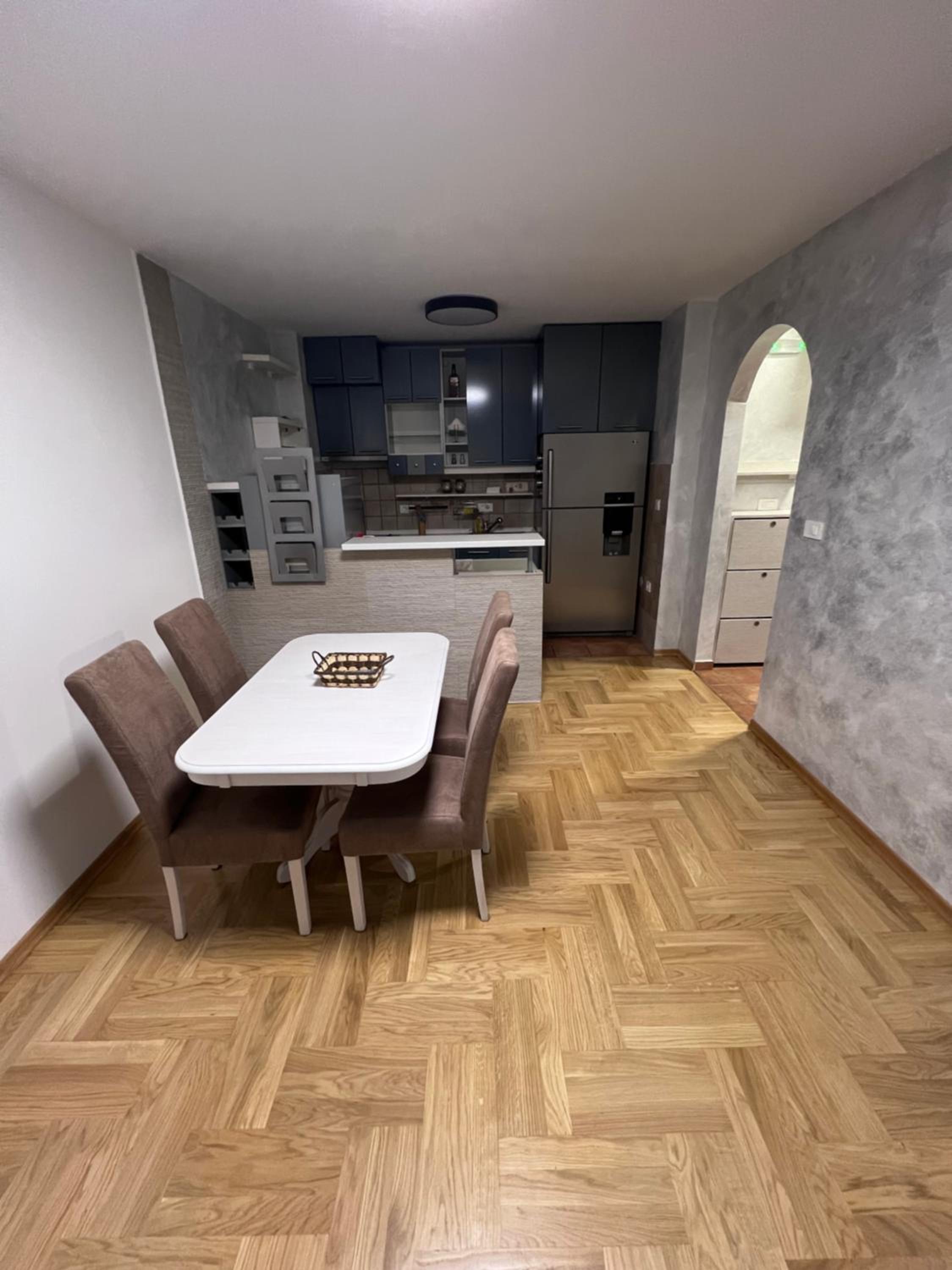 Apartment Met view 5