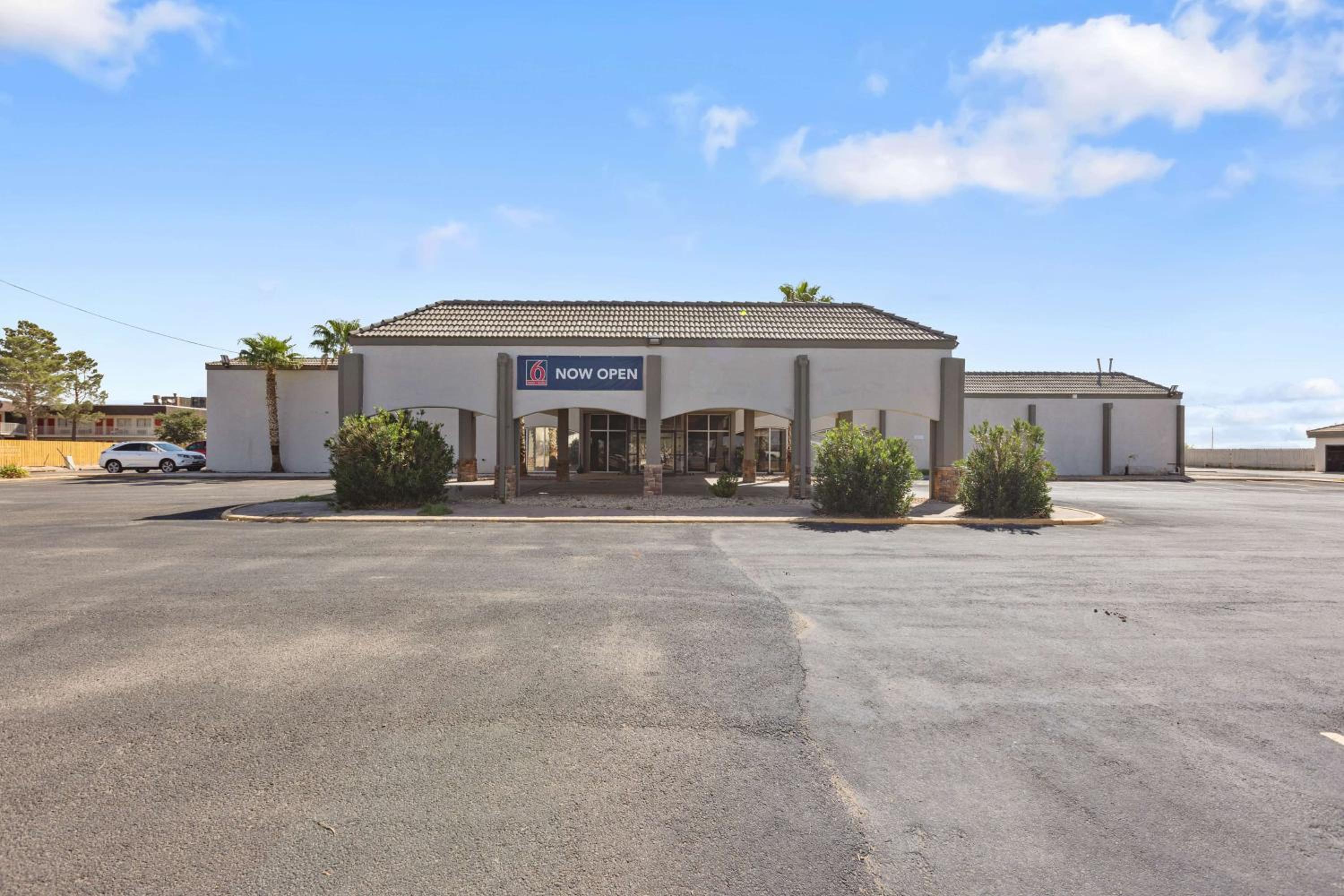 Pecos Vacations - Motel 6 Pecos TX - Property Image 25
