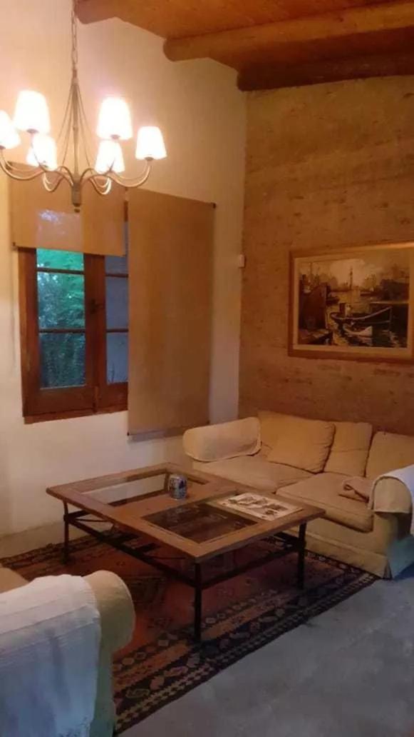 Casa Quinta con Pileta en mercedes. 6 personas