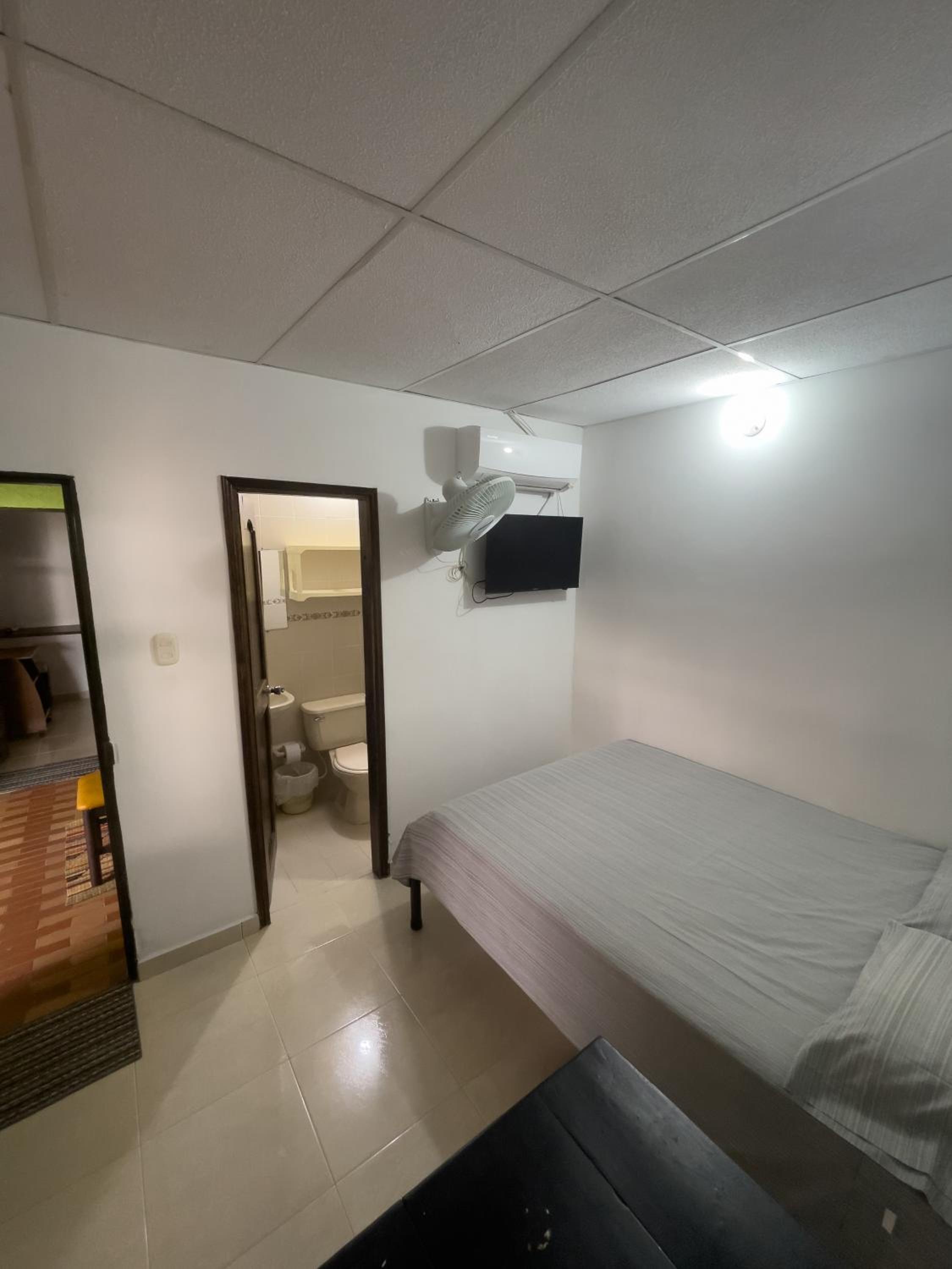 HOSTAL ATITLAN