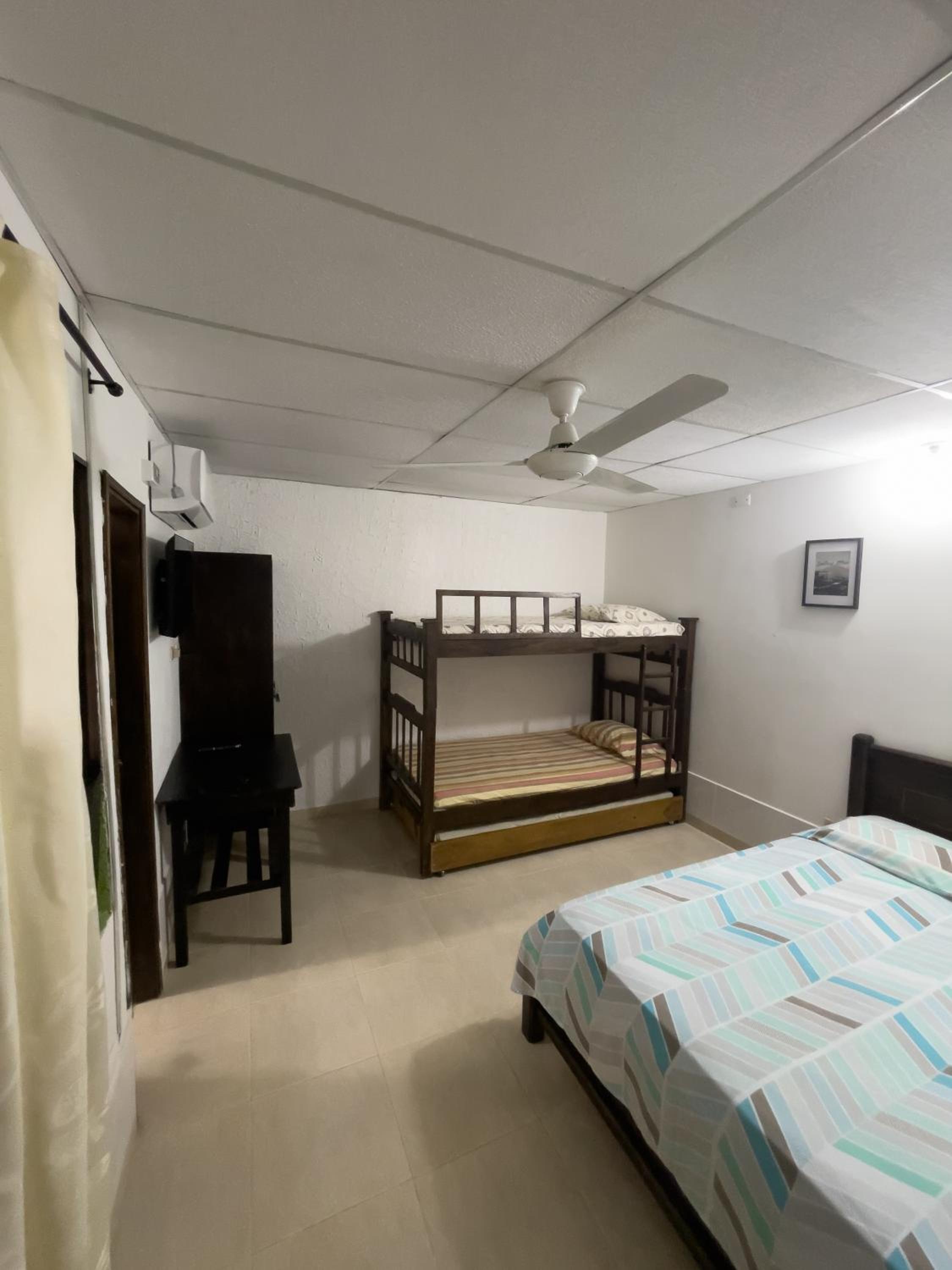 HOSTAL ATITLAN
