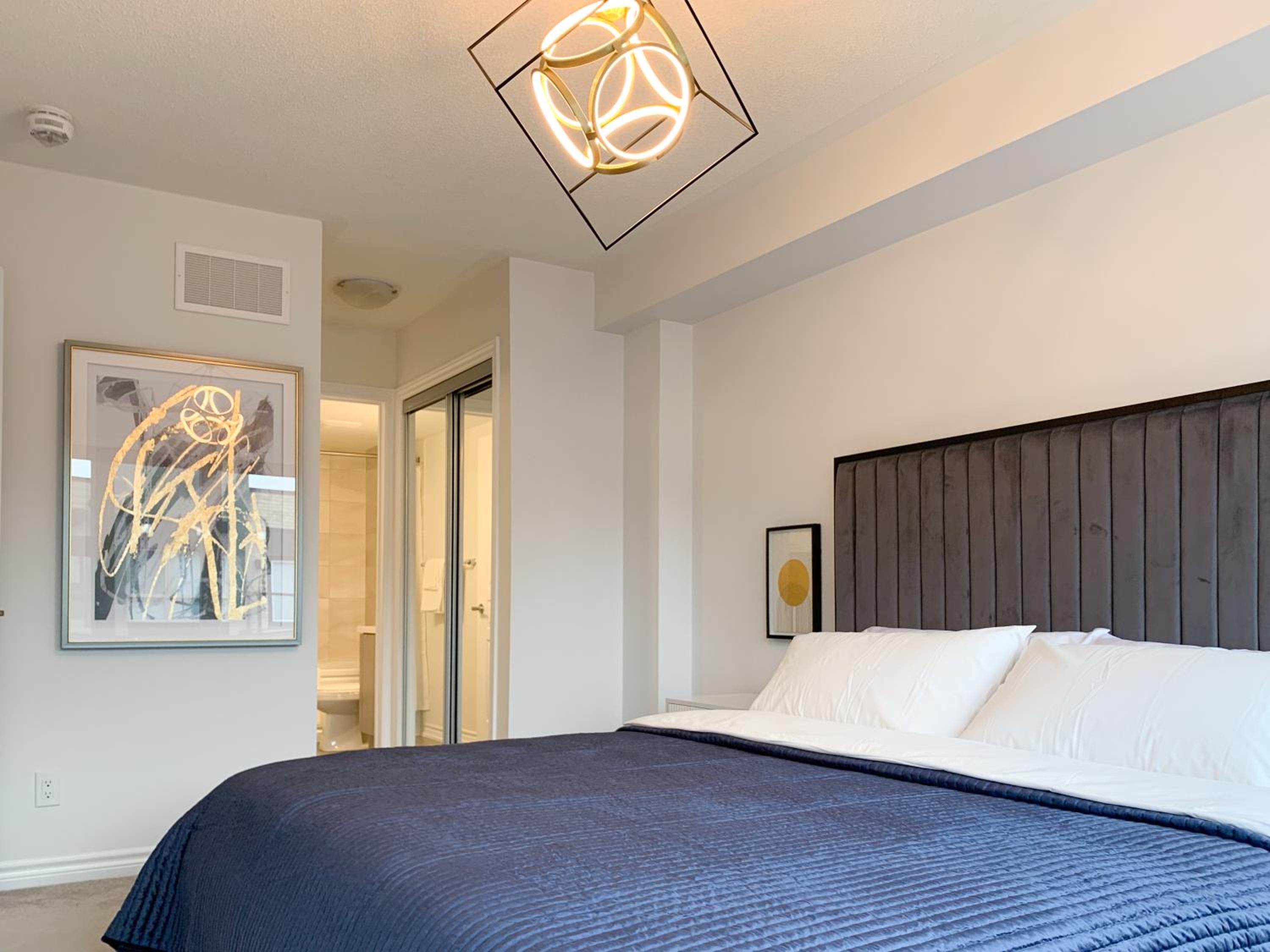 Modern Executive Townhome w/ Rooftop Hot Tub Oasis