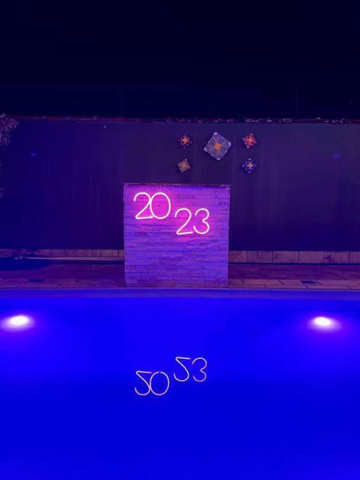 Chalé Flamingo com Piscina Casa inteira em Morretes