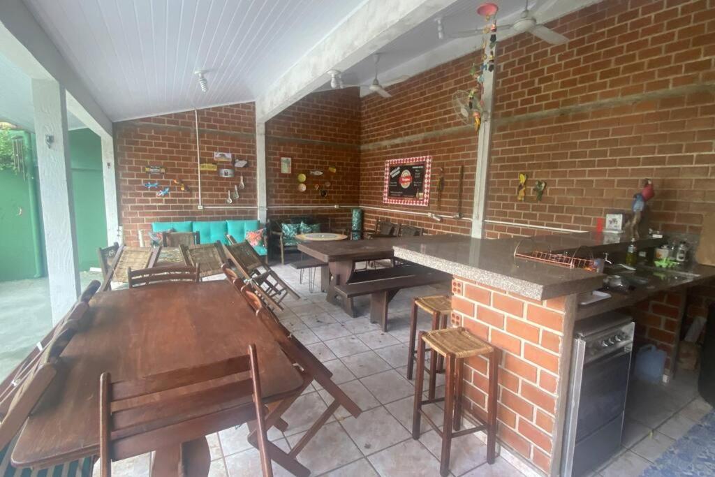 Chalé Flamingo com Piscina Casa inteira em Morretes