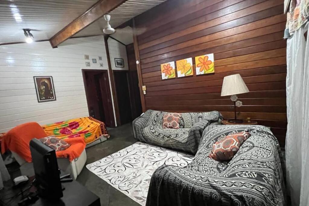 Chalé Flamingo com Piscina Casa inteira em Morretes