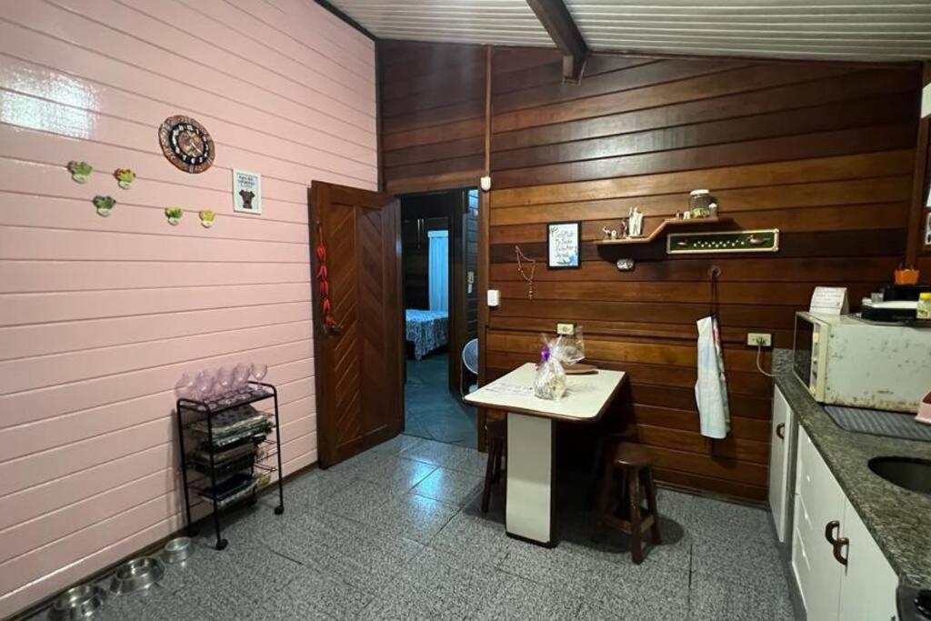Chalé Flamingo com Piscina Casa inteira em Morretes