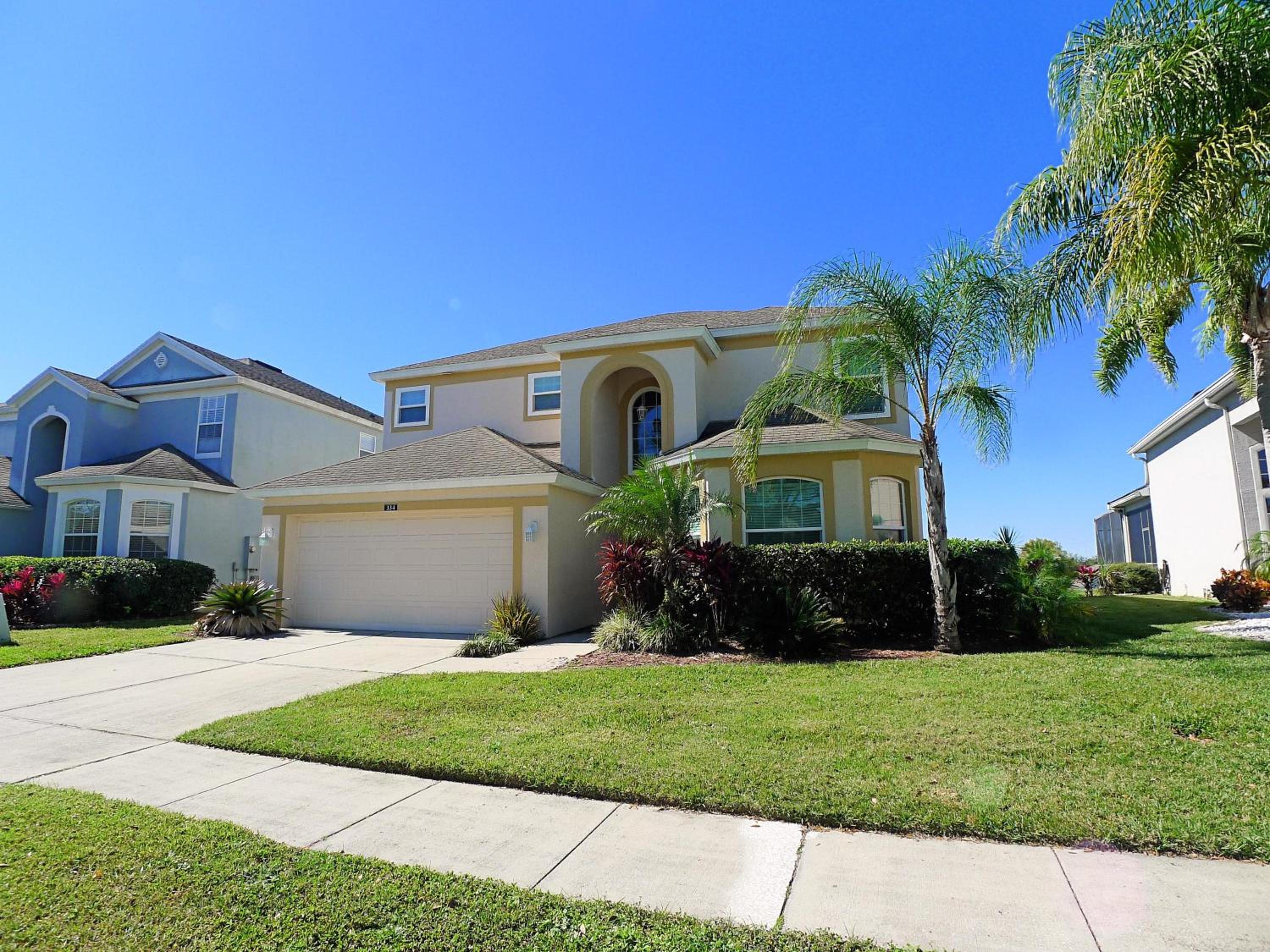 Overlooking The Golf Course, Spacious Interior! view 5