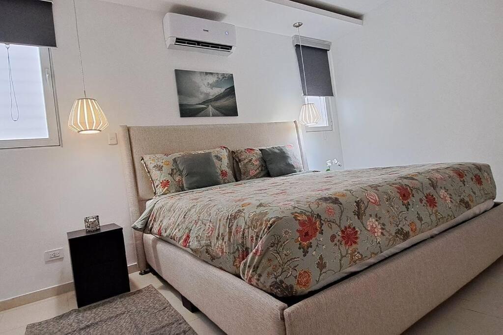 Deluxe villa with jacuzzi and beautiful garden