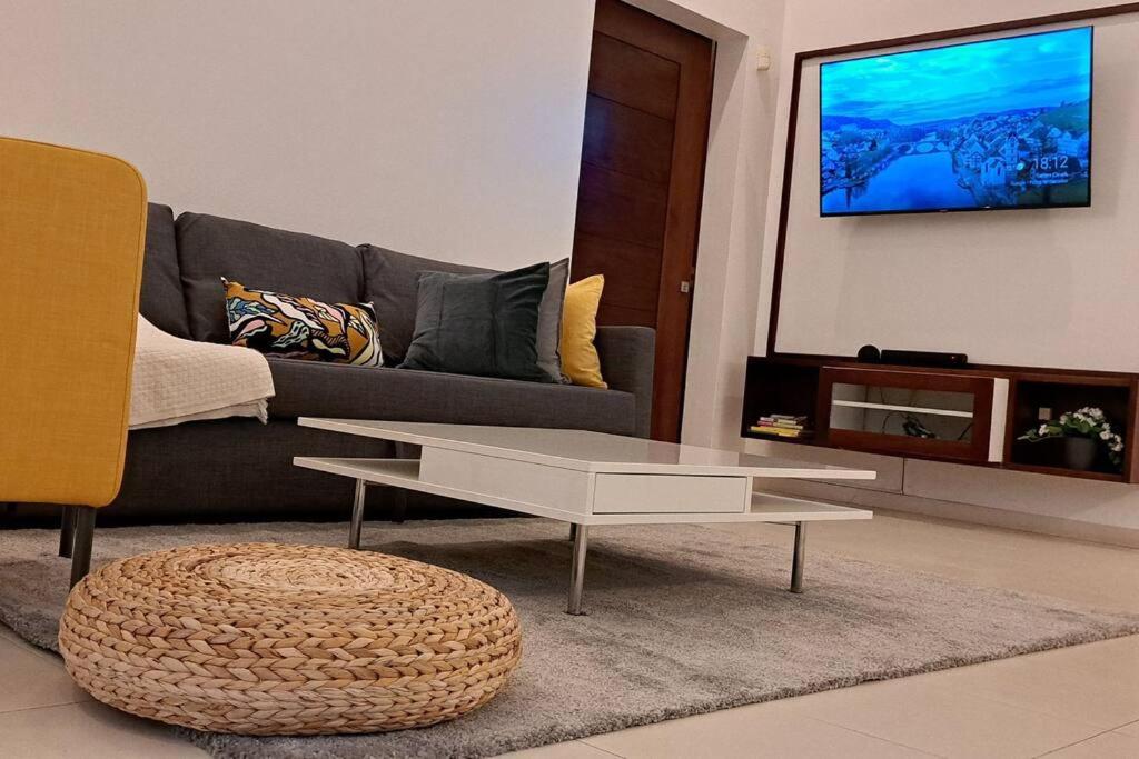 Deluxe villa with jacuzzi and beautiful garden