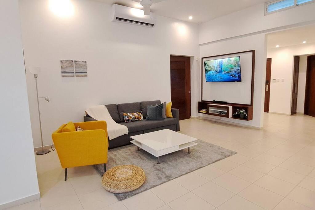 Deluxe villa with jacuzzi and beautiful garden