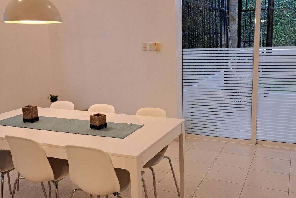 Deluxe villa with jacuzzi and beautiful garden