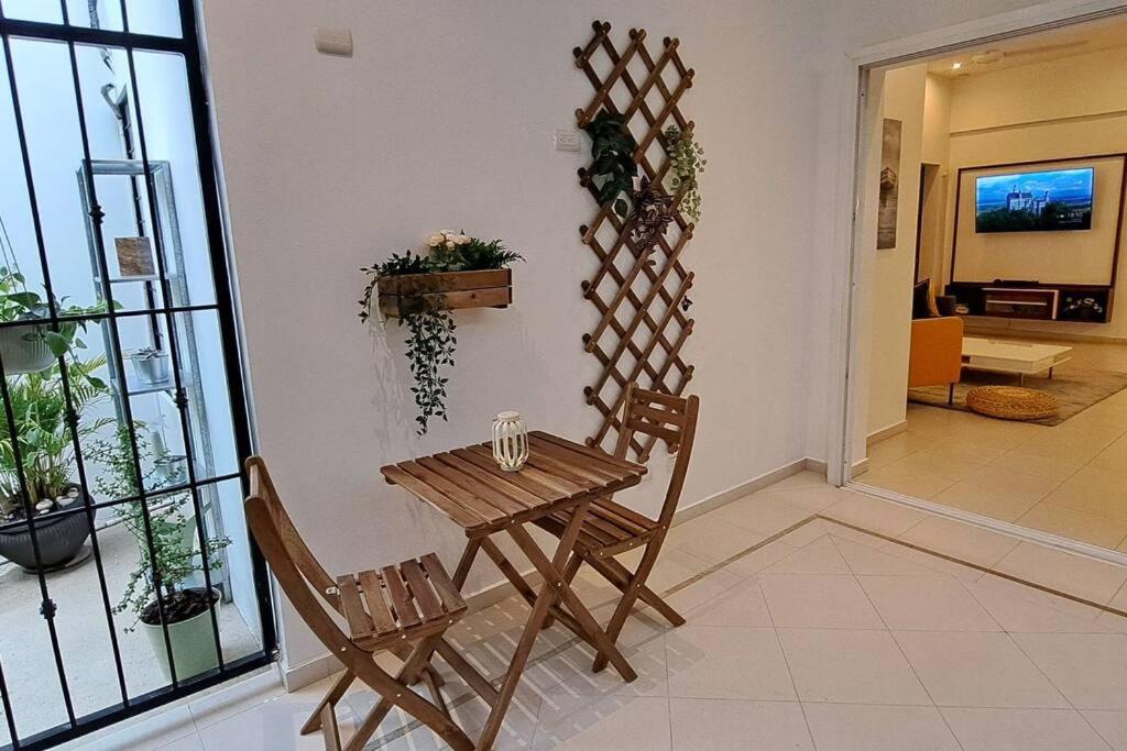 Deluxe villa with jacuzzi and beautiful garden