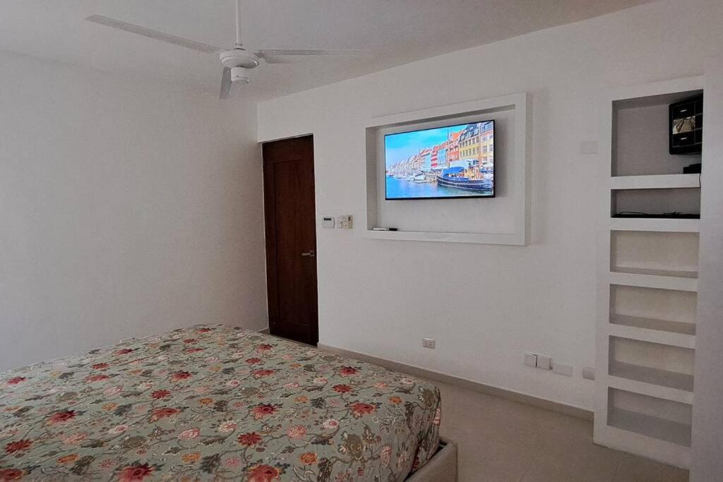 Deluxe villa with jacuzzi and beautiful garden