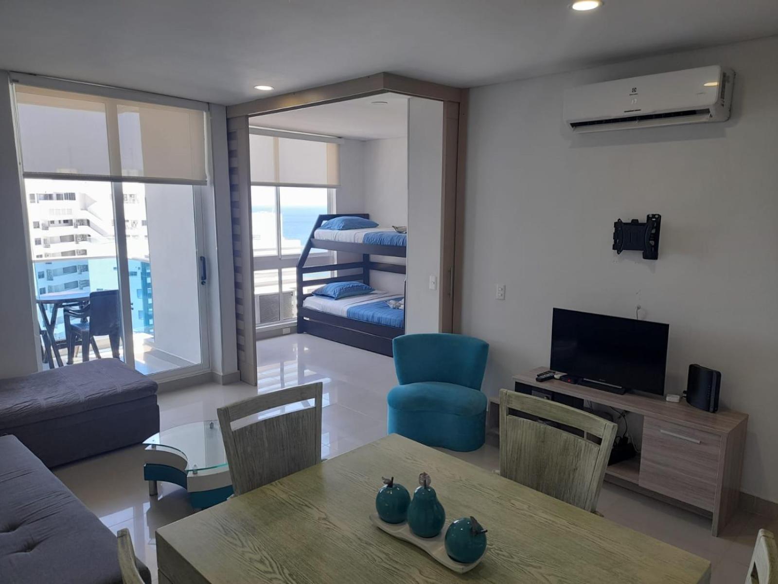 Espectacular apartamento de lujo con vista al mar y salida directa a la playa