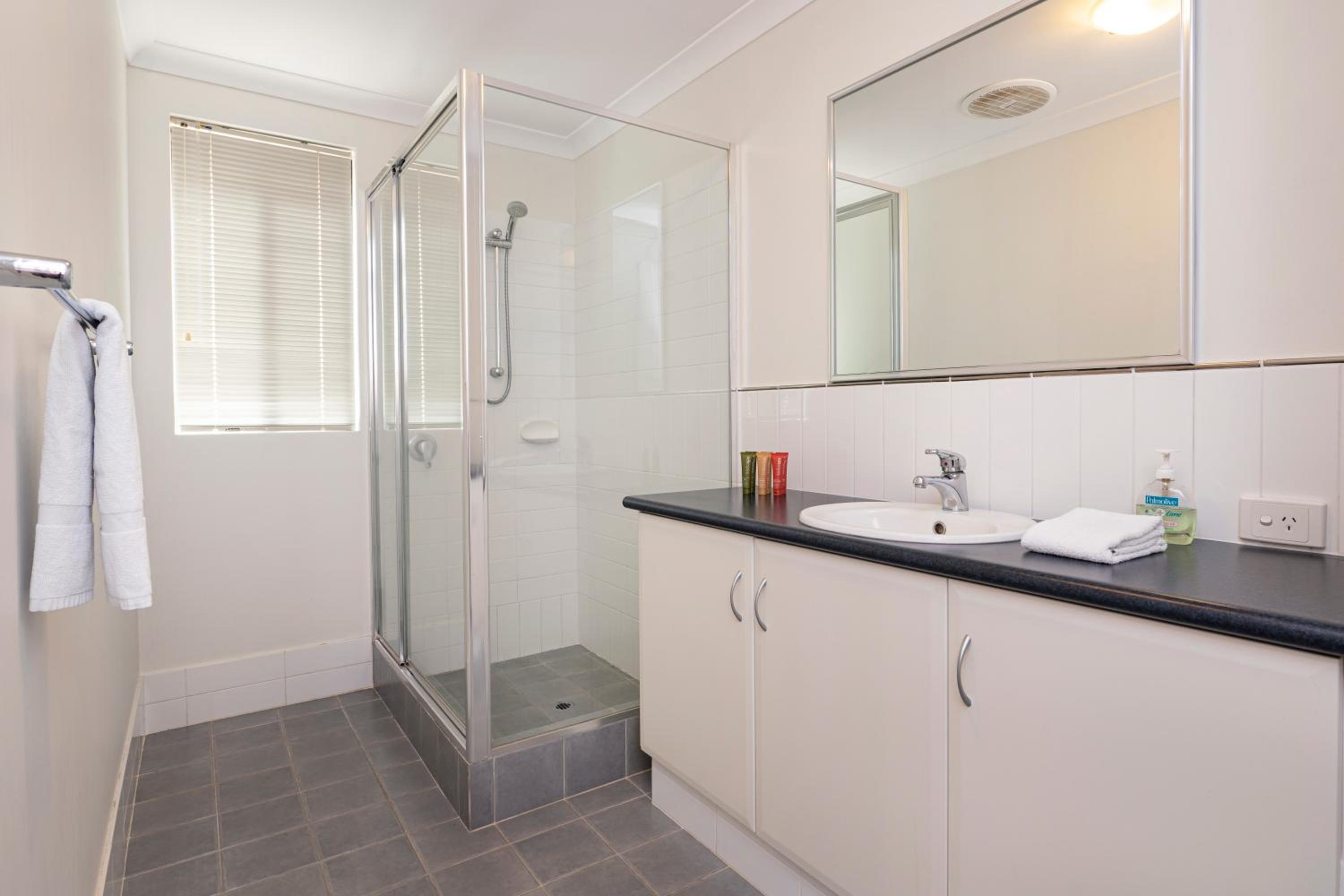 Otra Casa - Your cosy, chill South West getaway!