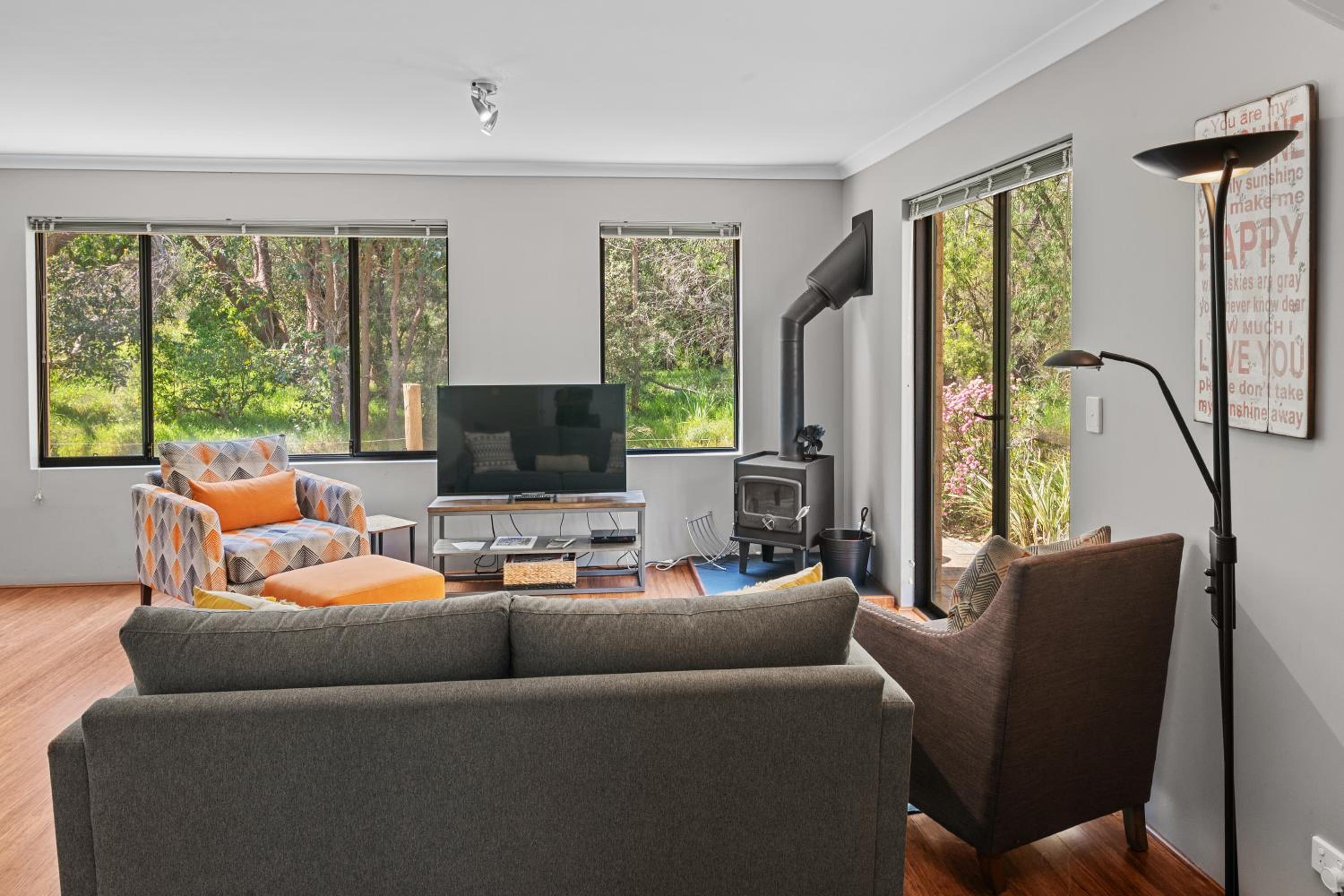 Otra Casa - Your cosy, chill South West getaway!