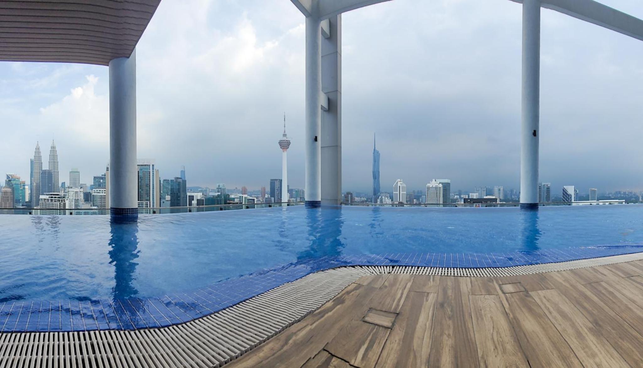 CL 18A Modern Balcony KLCC View Infinity Pool