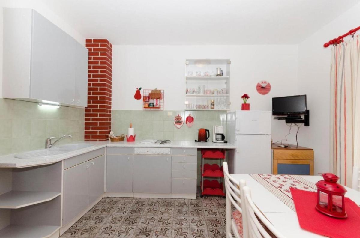 Apartments Sim - 130 m from sea view 2