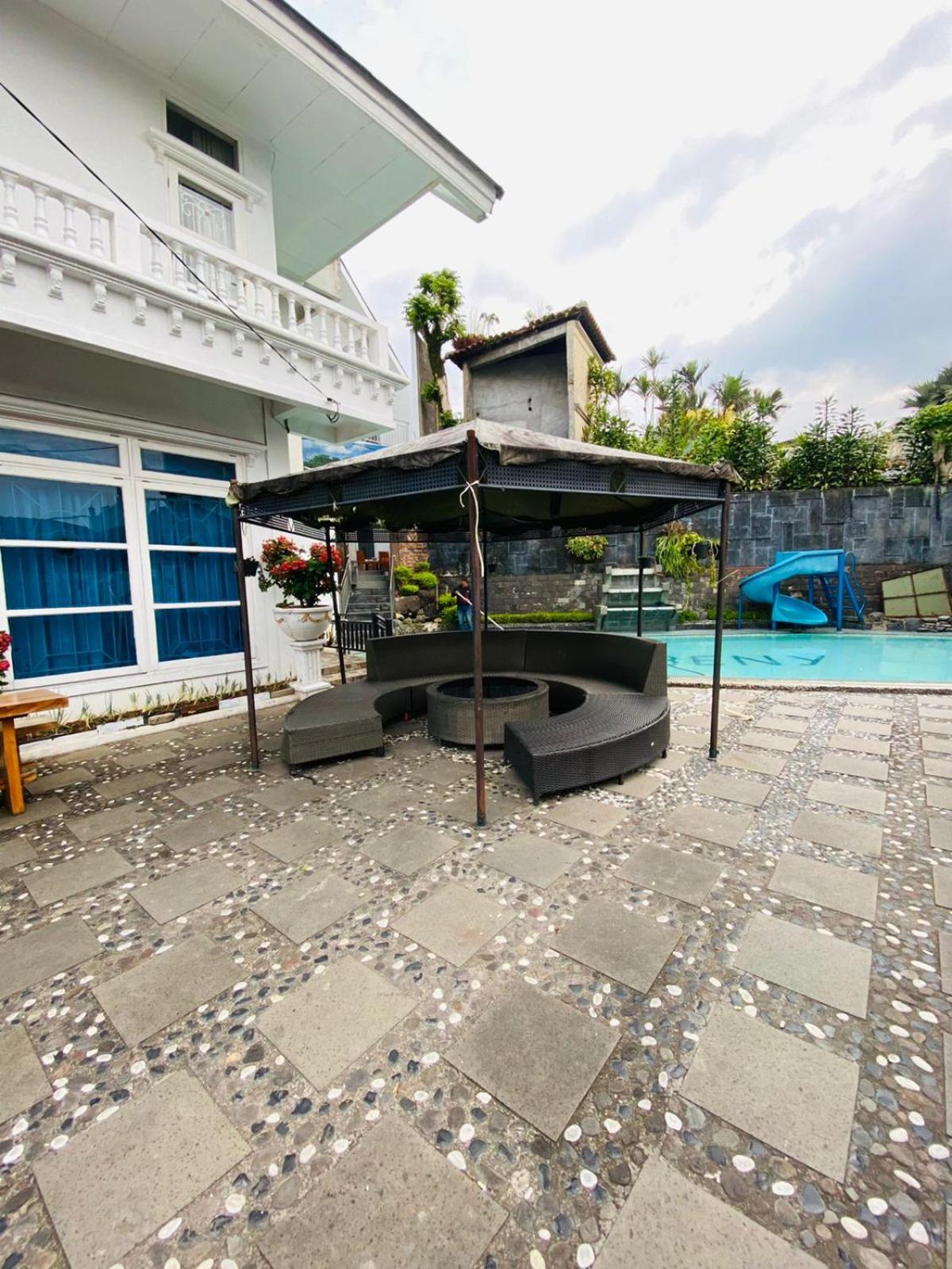 Villa Benny Gsp Cipanas view 4