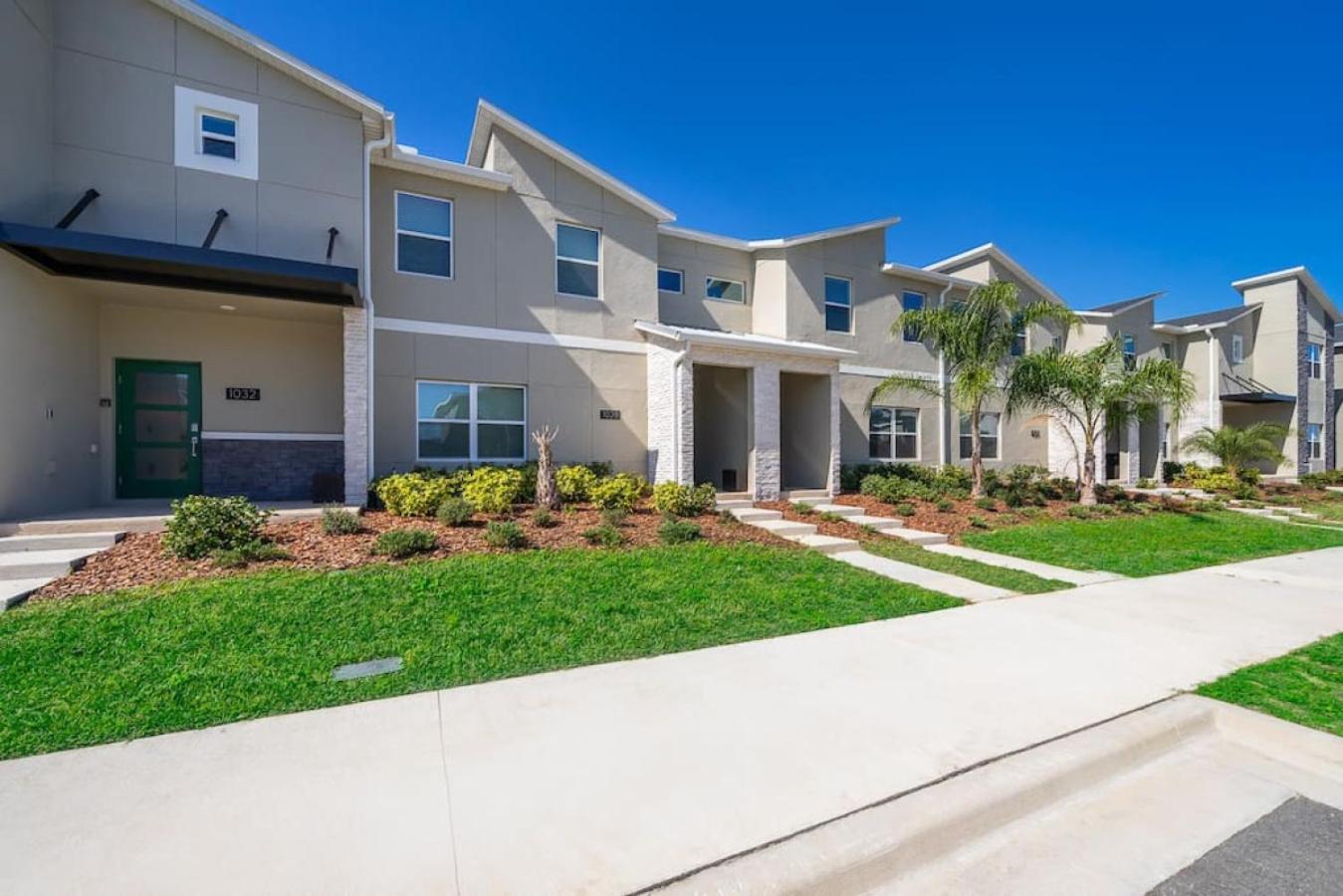 NEW! 4 Bedroom Pool BBQ Grill ChampionsGate Disney view 4