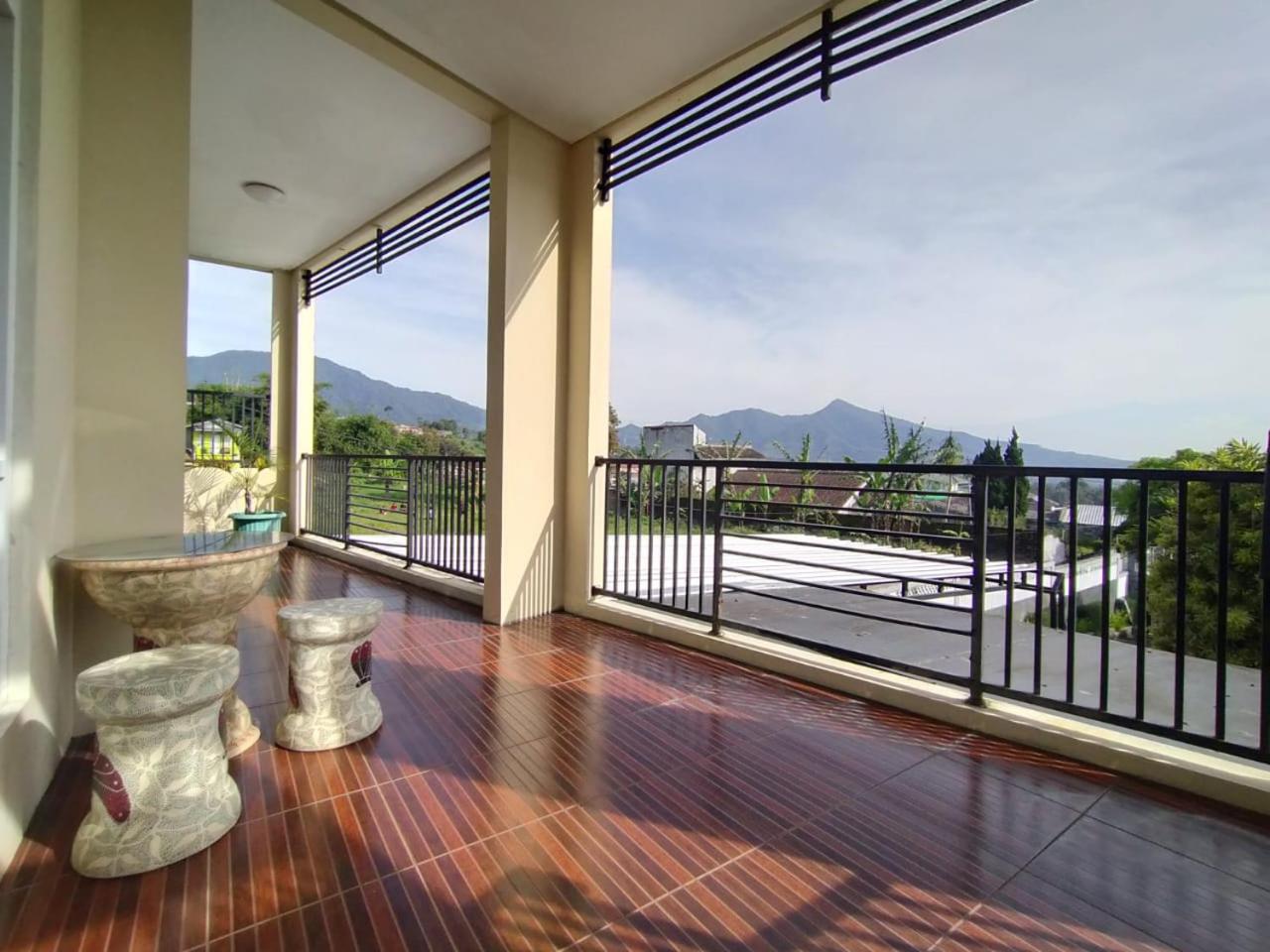 Villa Arisella Cipanas Puncak