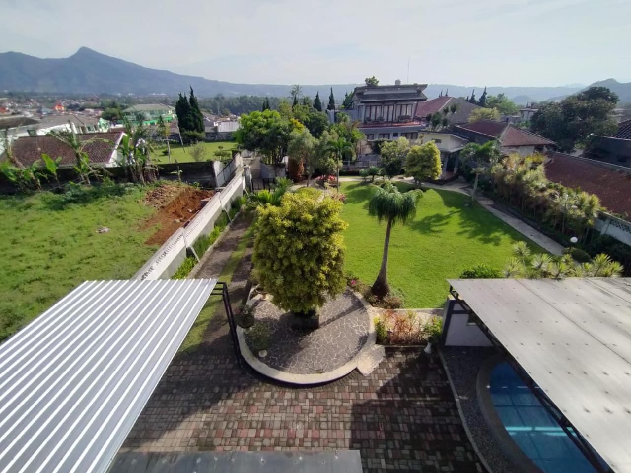Villa Arisella Cipanas Puncak