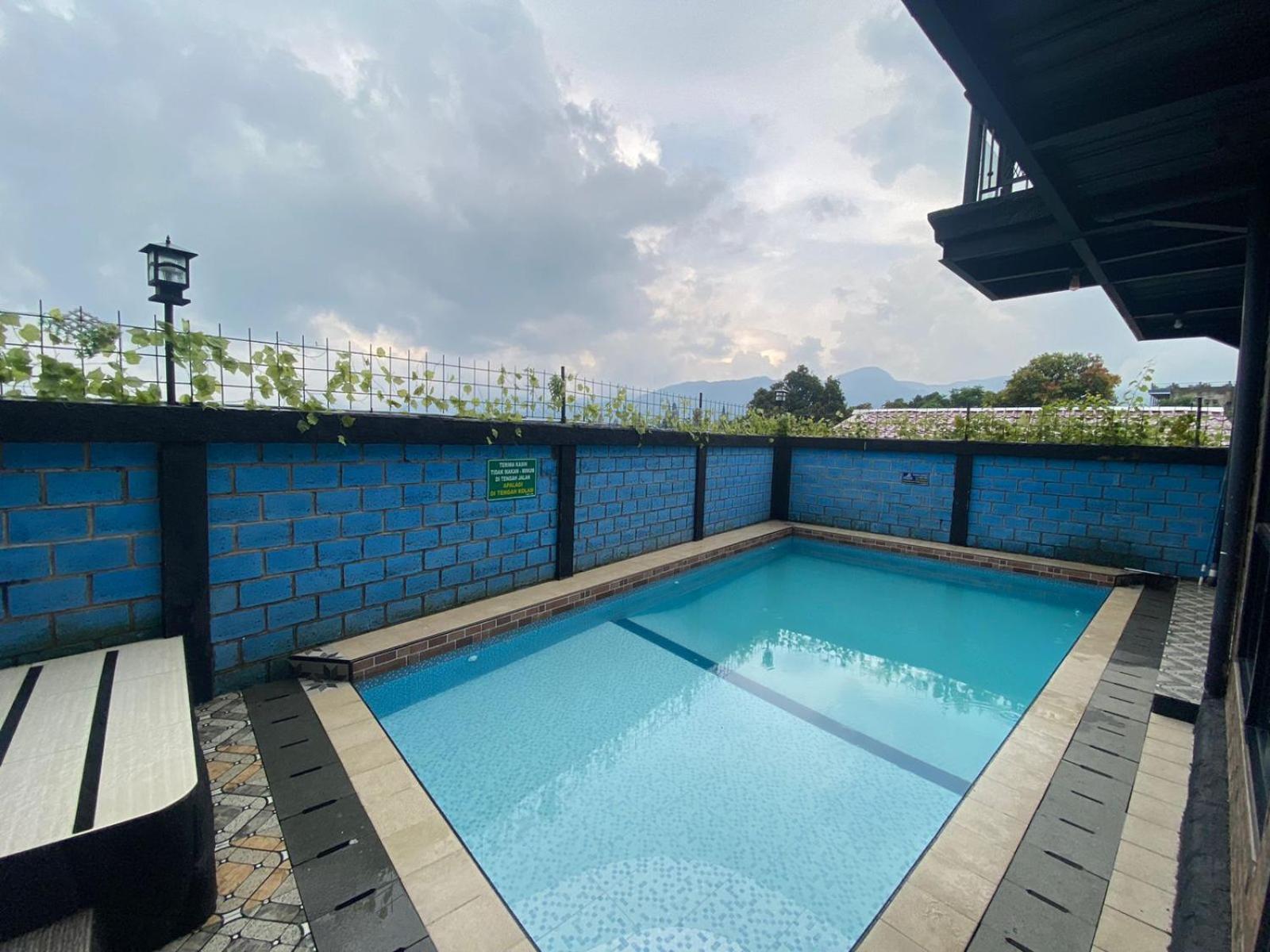 Villa Joglo Cisarua Puncak view 2