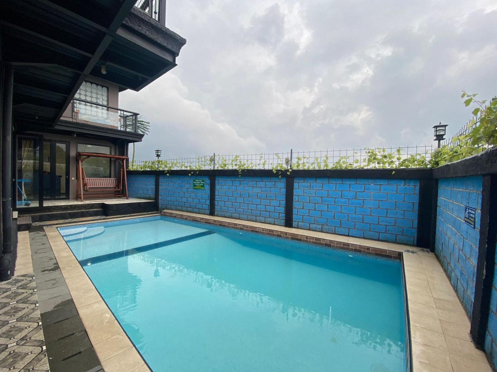 Villa Joglo Cisarua Puncak view 3