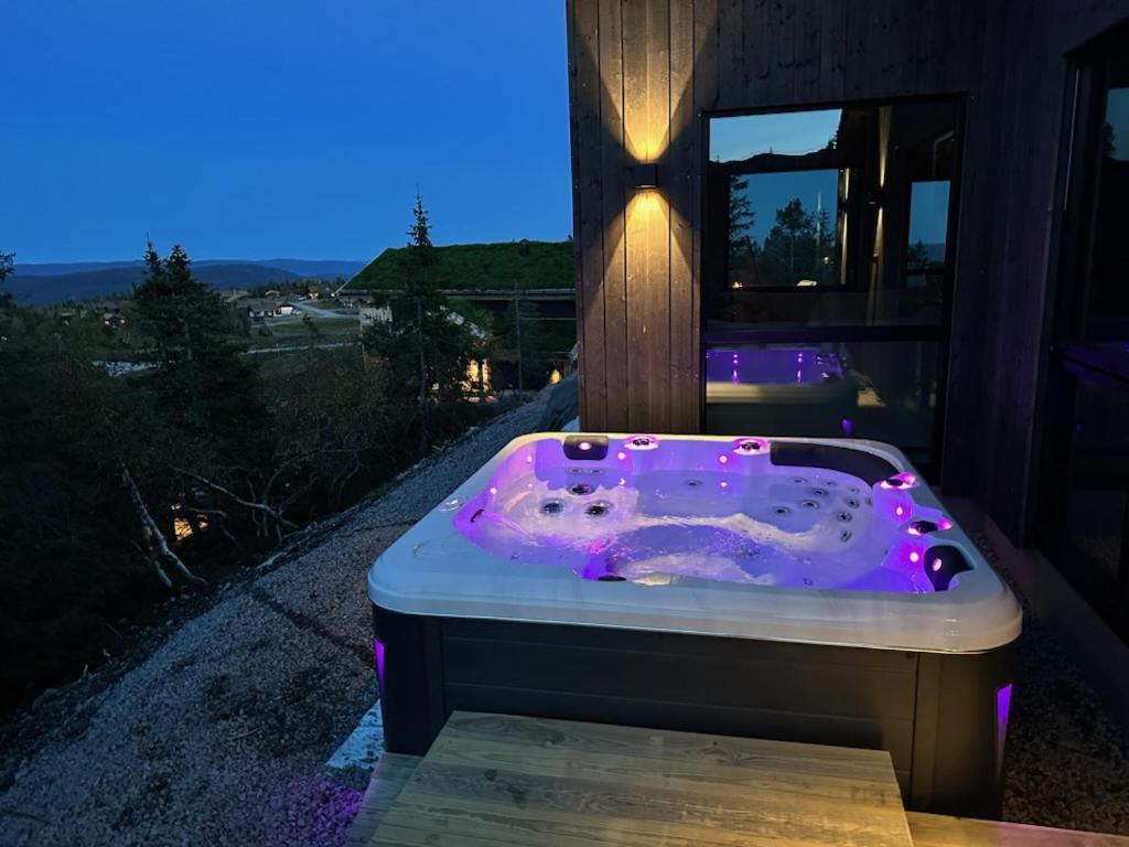 Stylish cabin at Lifjell with jacuzzi and sauna view 5
