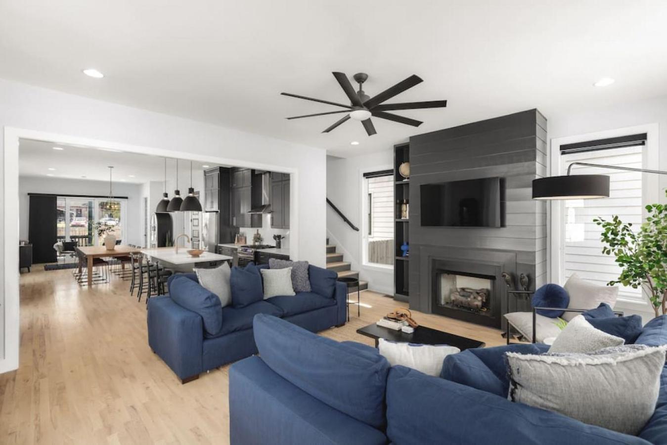 Huge Rooftop Patio at this Stunning Spacious House view 2