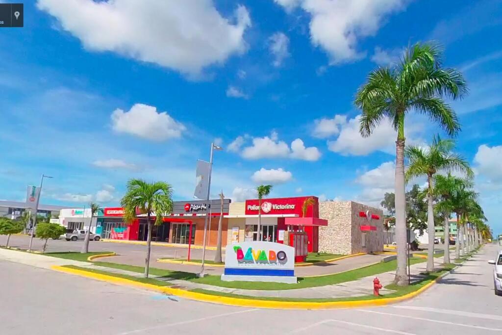 Beautiful 3 bedroom 2 bath unit with free parking view 4
