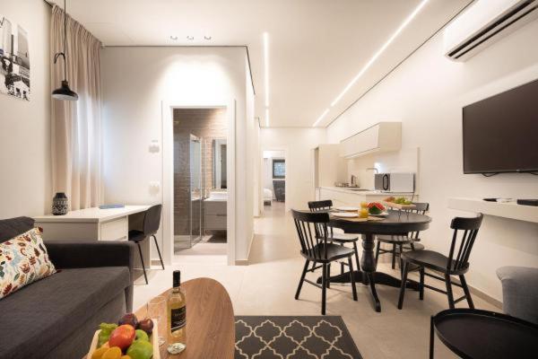 Cozy Apartment in the Heart of Tel Aviv view 4