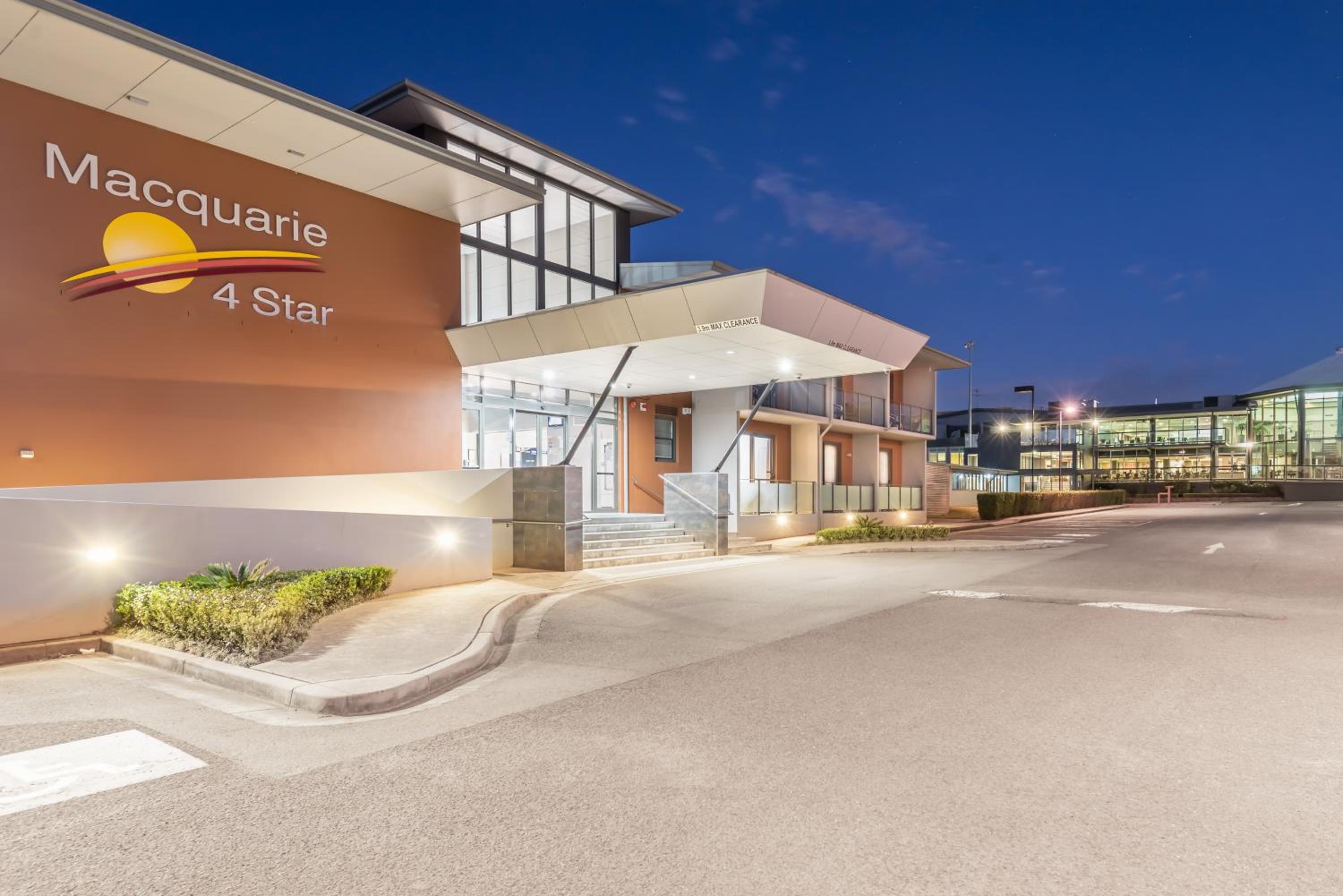 Macquarie 4 Star