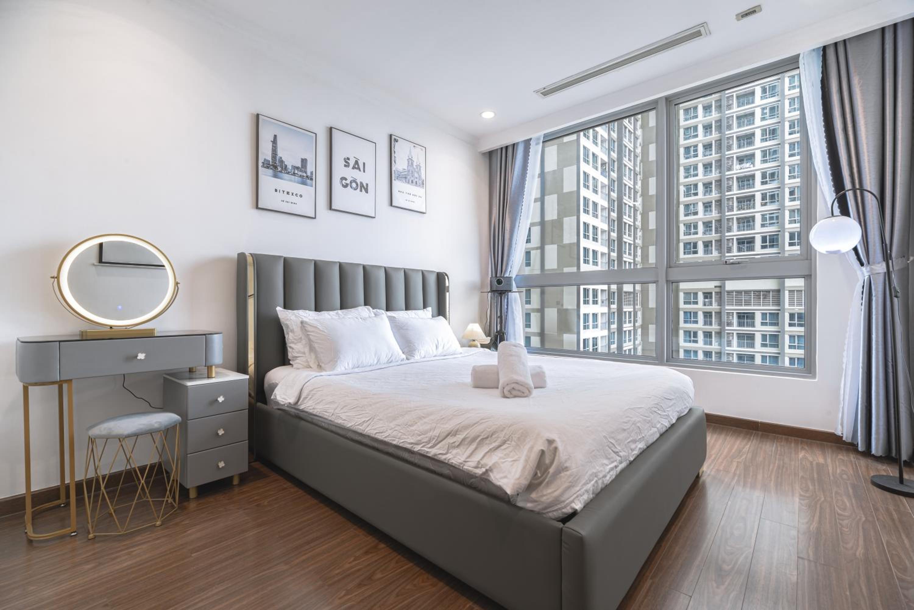 Vinhomes 2-Bed - Movie Projector, Fully Equipped, Convenient Location