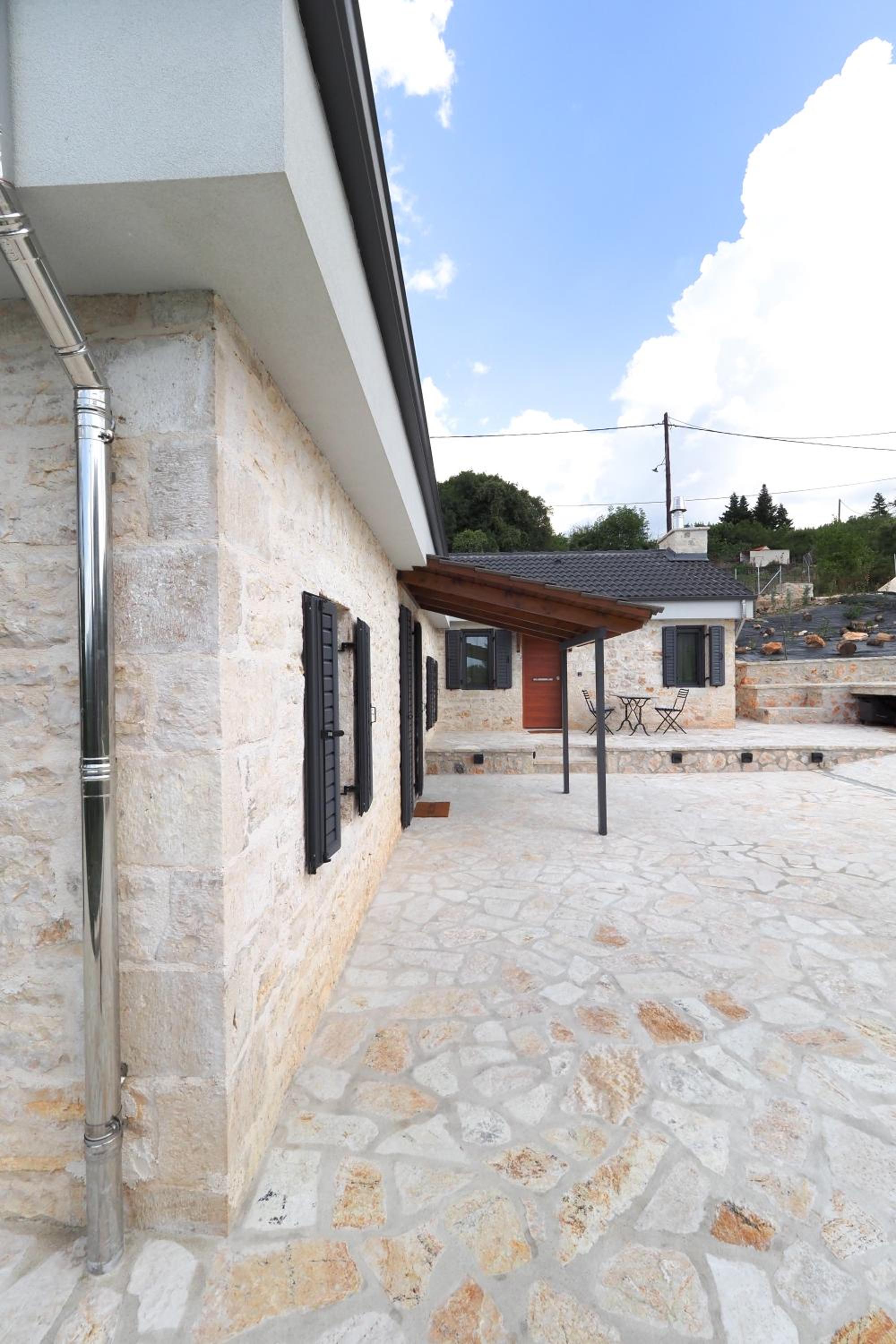 Stonehouse Grace