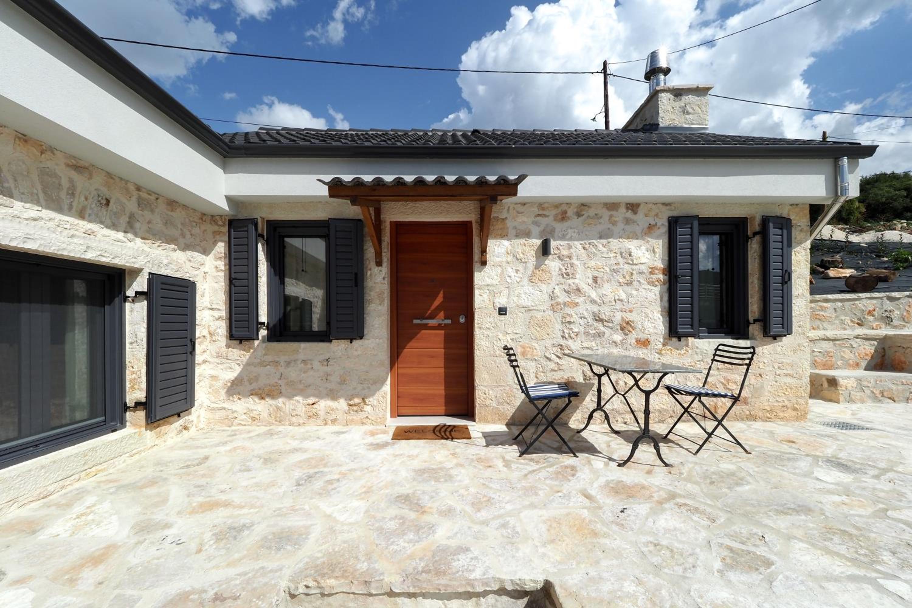 Stonehouse Grace