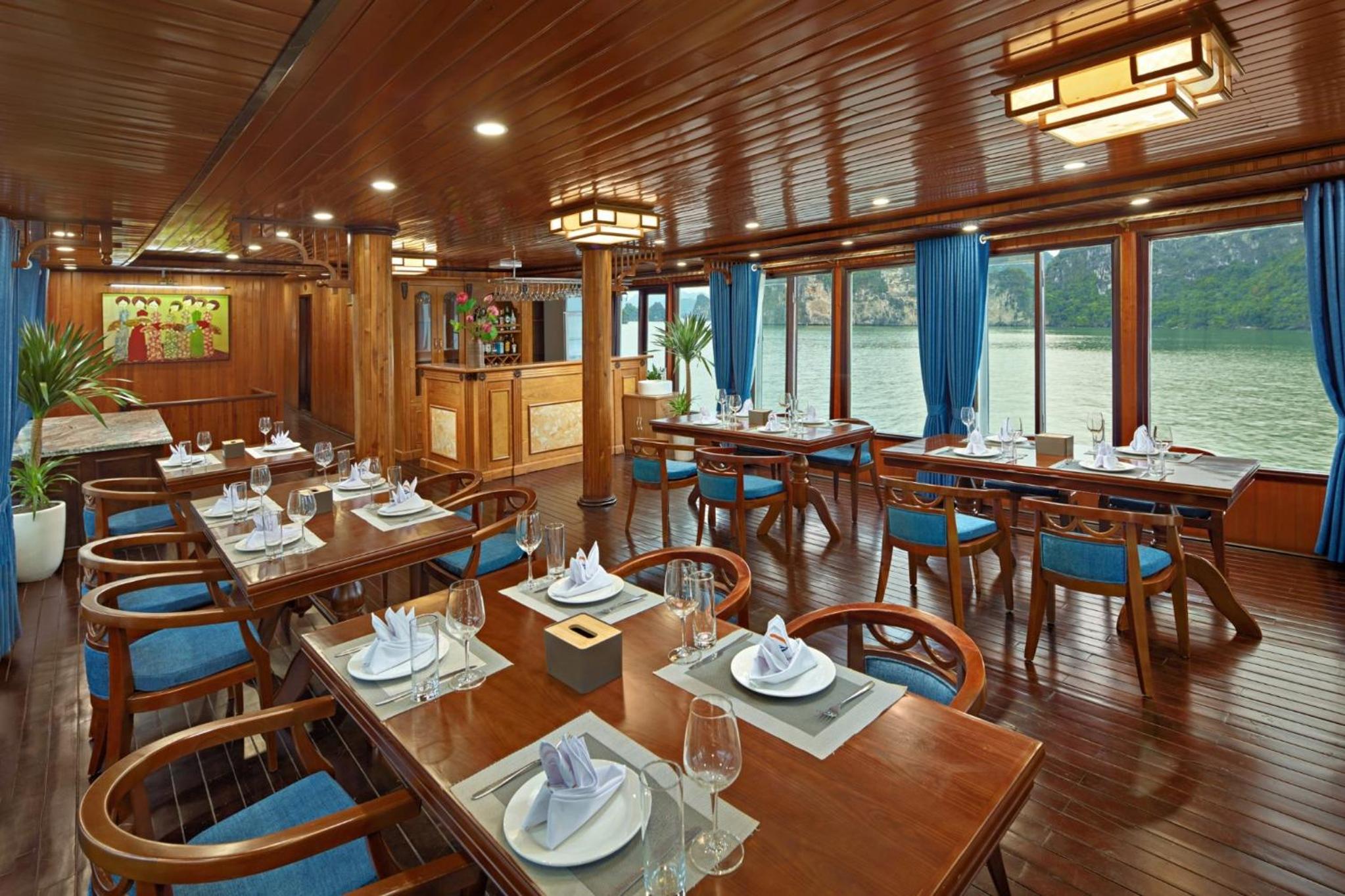 Cozy Bay Cruise