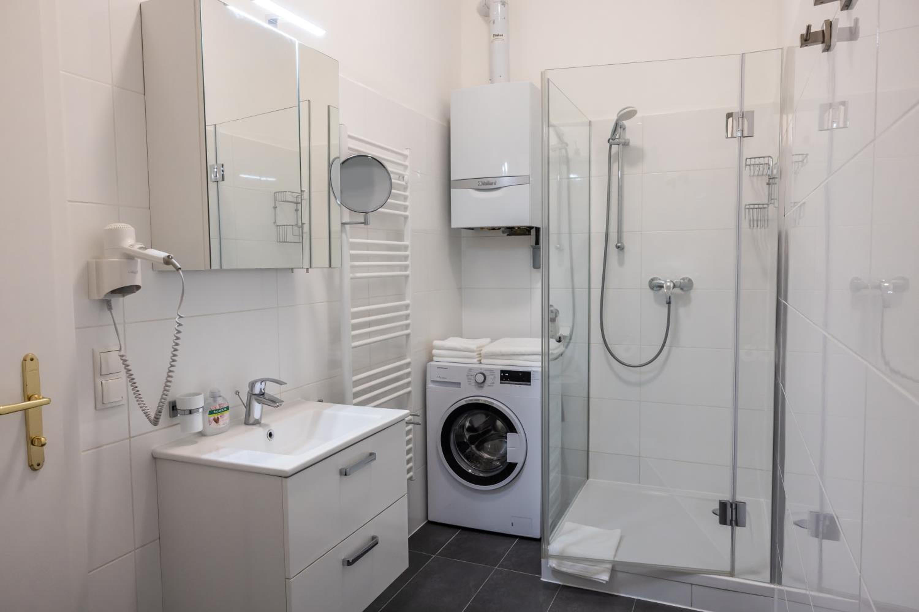ALON HOMES Vienna - Premium City Center Apartments