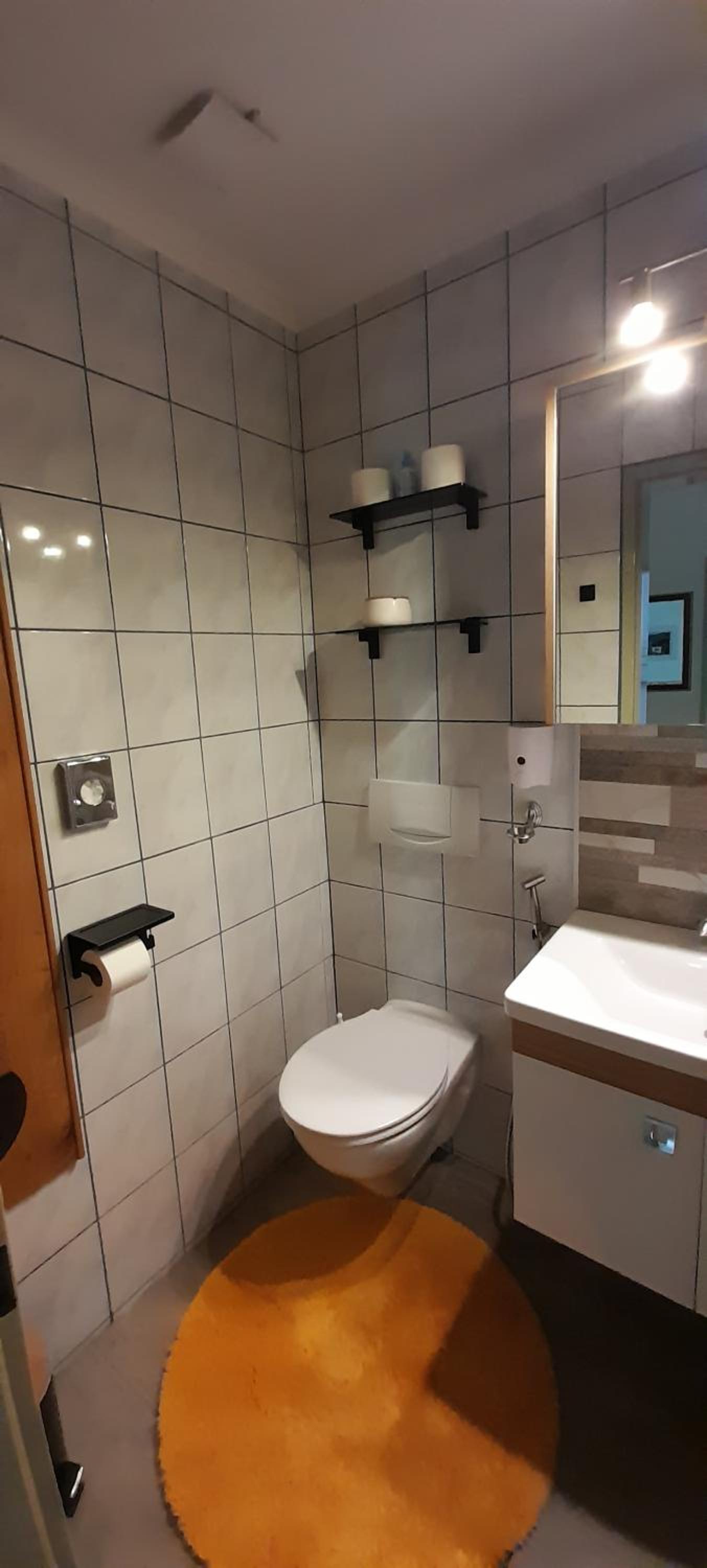 Ferienwohnung am Krausberghof mit Balkon und Parkplatz, Aufenthaltsraum mit Spielmöglichkeiten, Erholung- inmitten der Natur, 6 Fahrminuten zur Alpentherme
