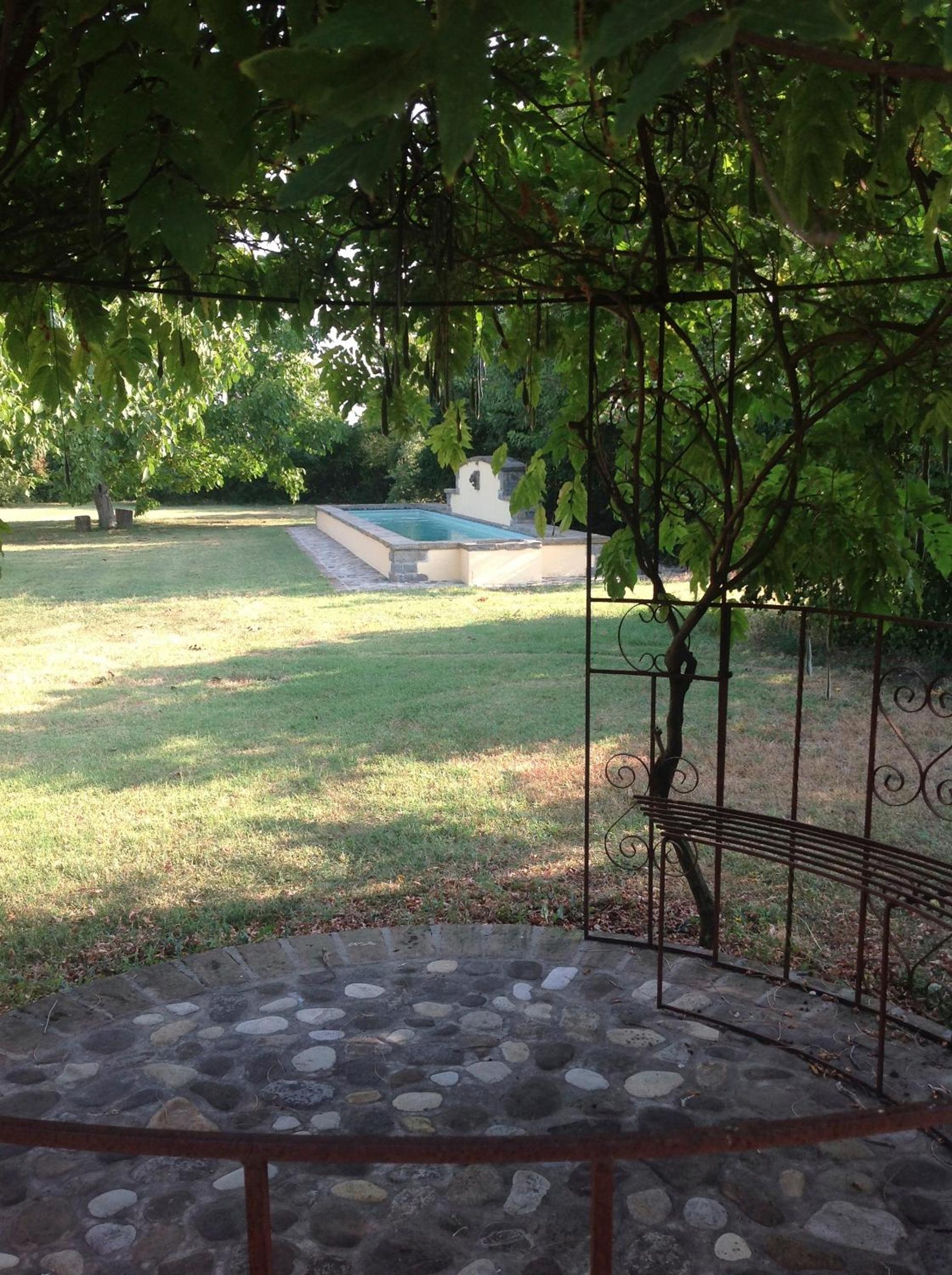 Photo 10