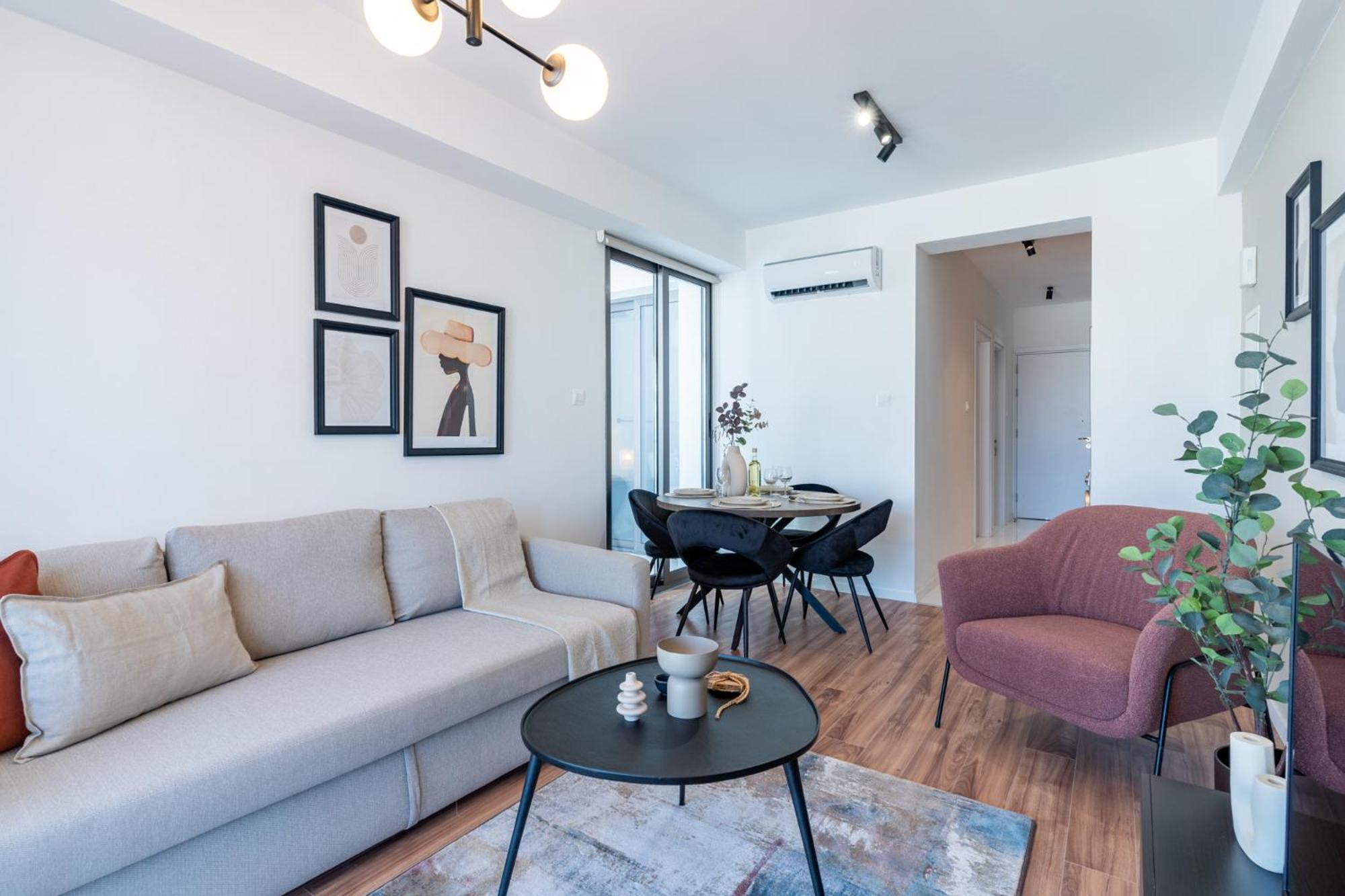 Vanilla's Prime 1-Bedroom Apartment in Larnaca