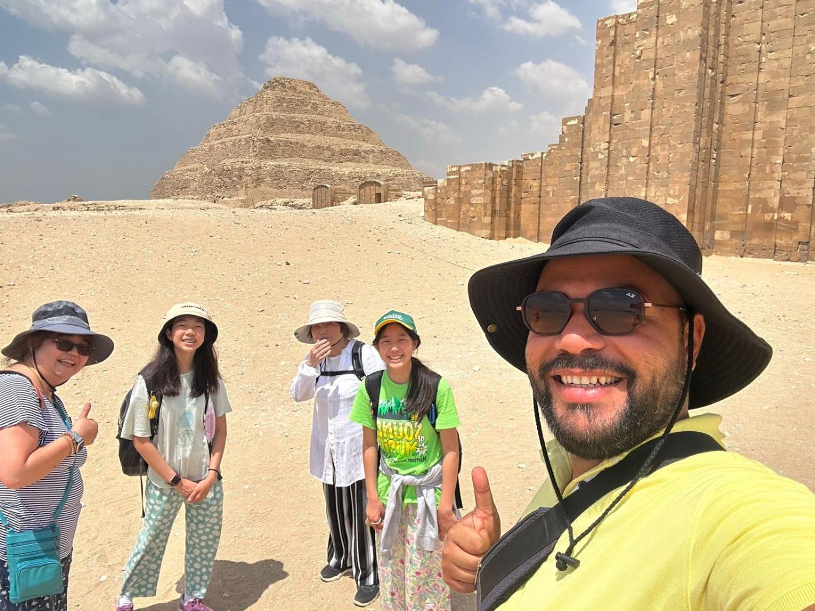 Egyptus Pyramids Inn