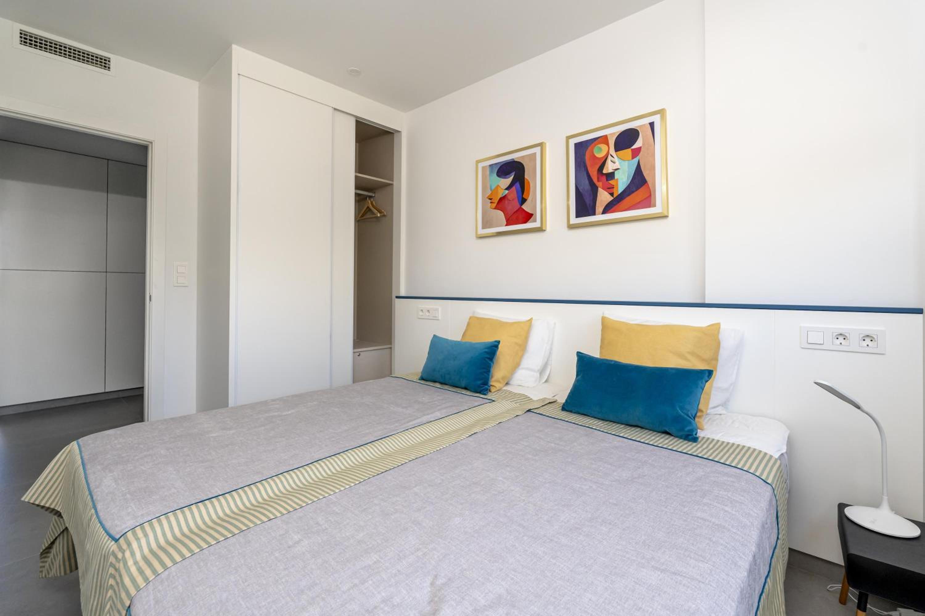 Prime Spanish Holidays - Rennes Arenal Playa Apartments