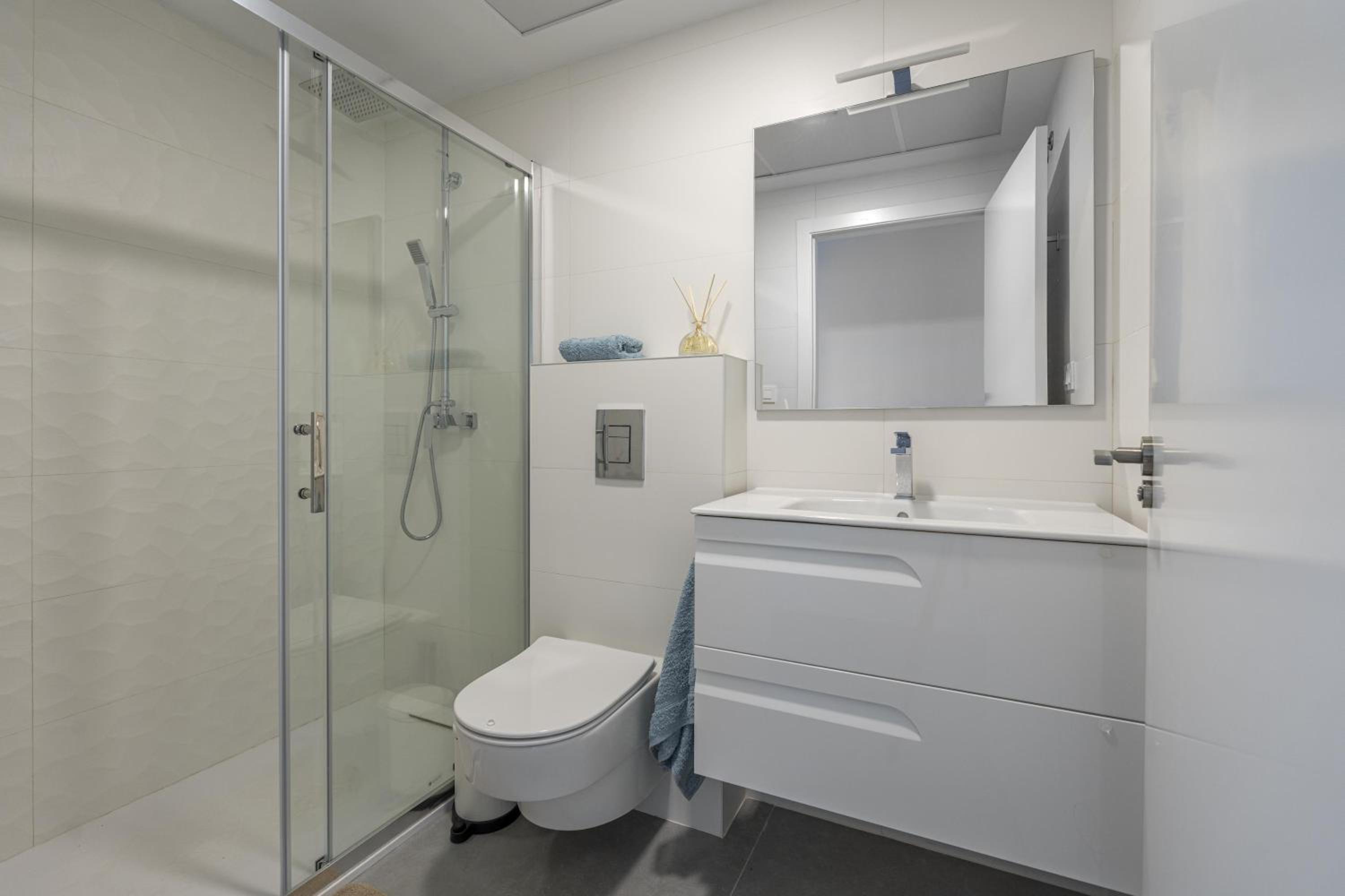 Prime Spanish Holidays - Rennes Arenal Playa Apartments