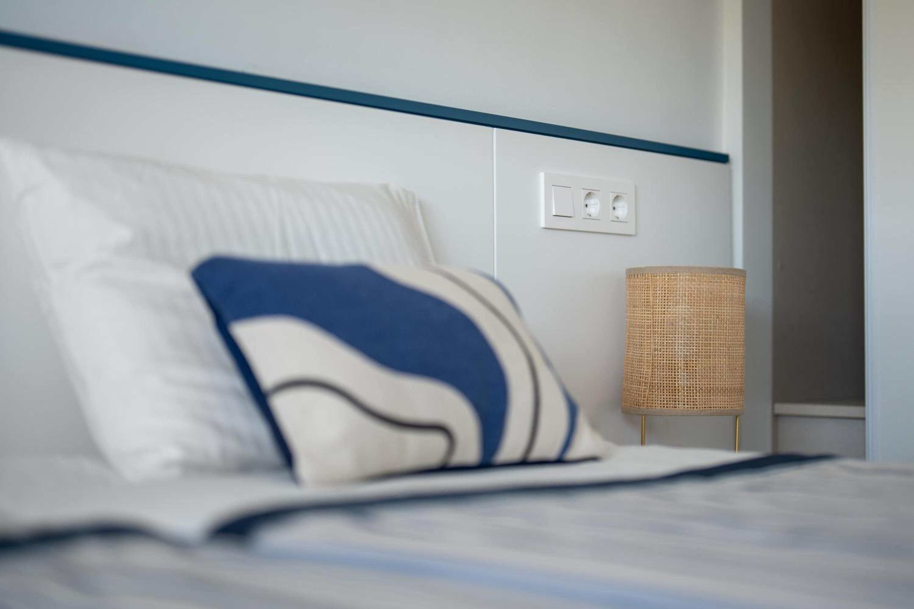 Prime Spanish Holidays - Rennes Arenal Playa Apartments