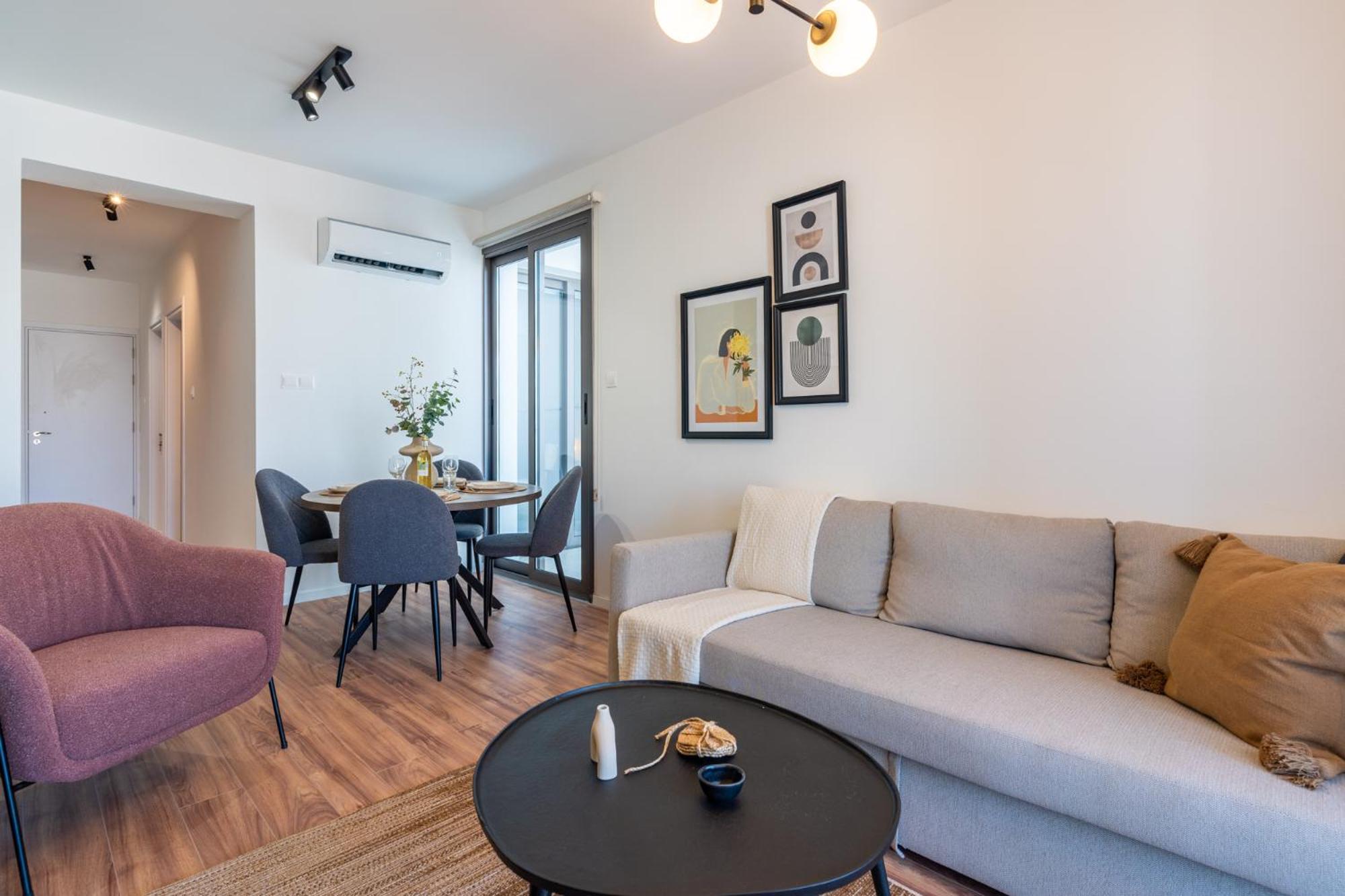 Latte's Prime 1-Bedroom Apartment in Larnaca