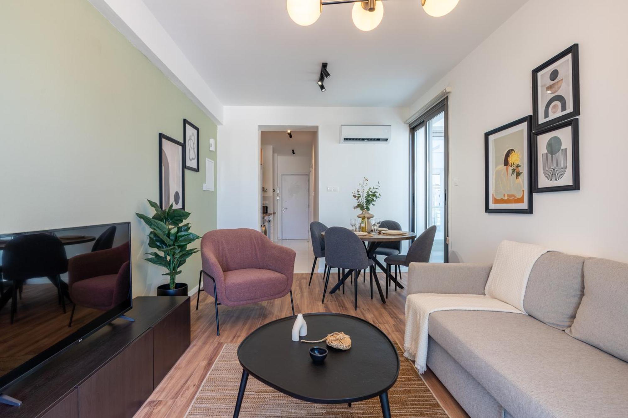 Latte's Prime 1-Bedroom Apartment in Larnaca