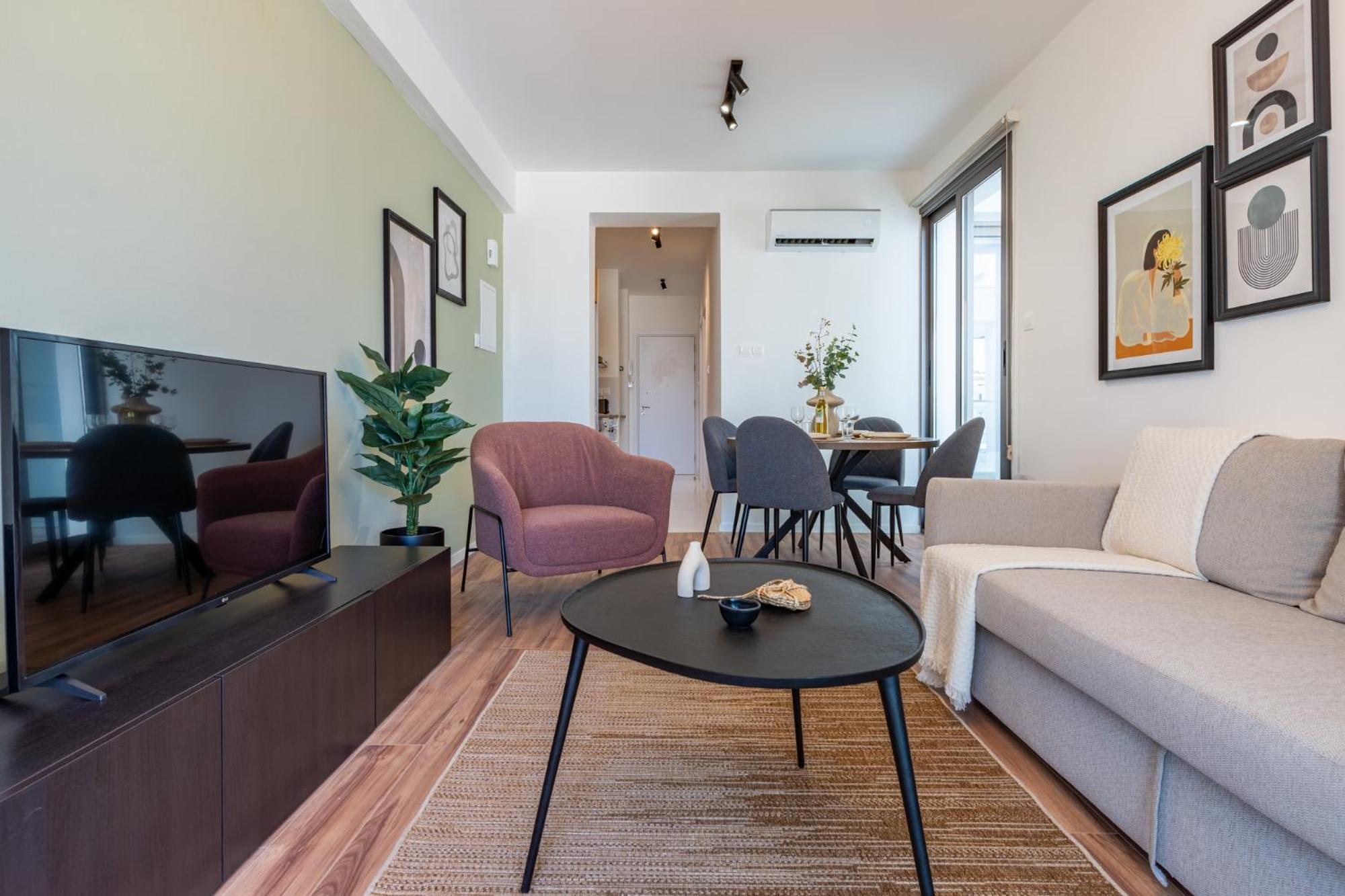 Latte's Prime 1-Bedroom Apartment in Larnaca